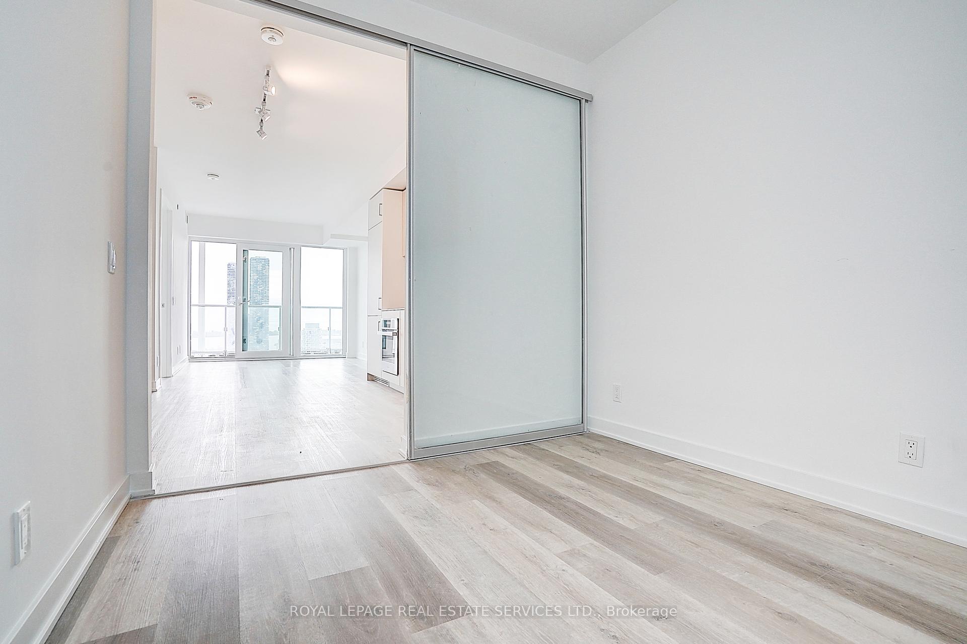 88 Queen Street E 3508