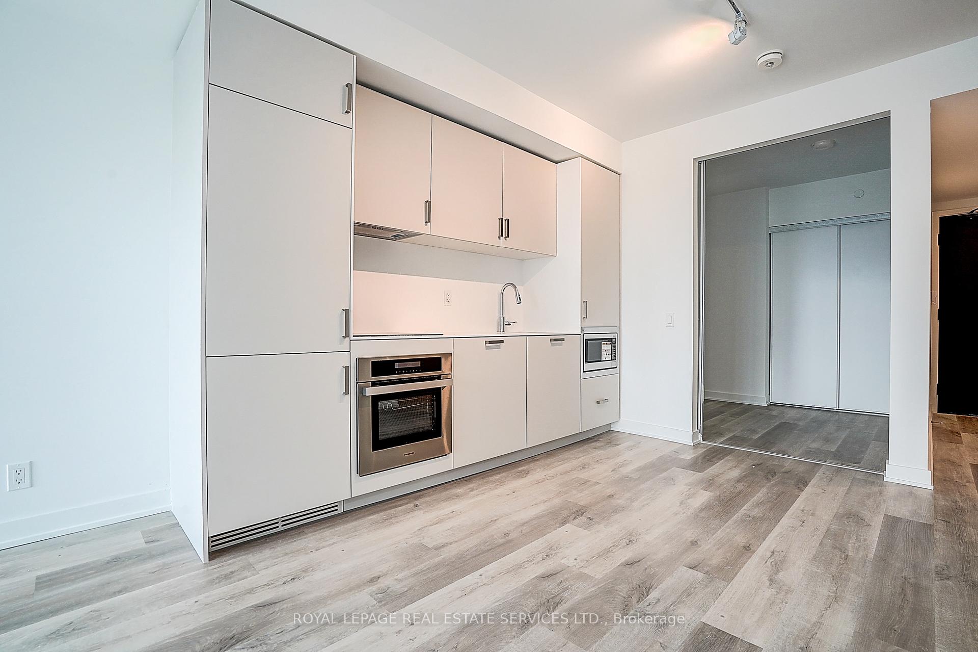 88 Queen Street E 3508