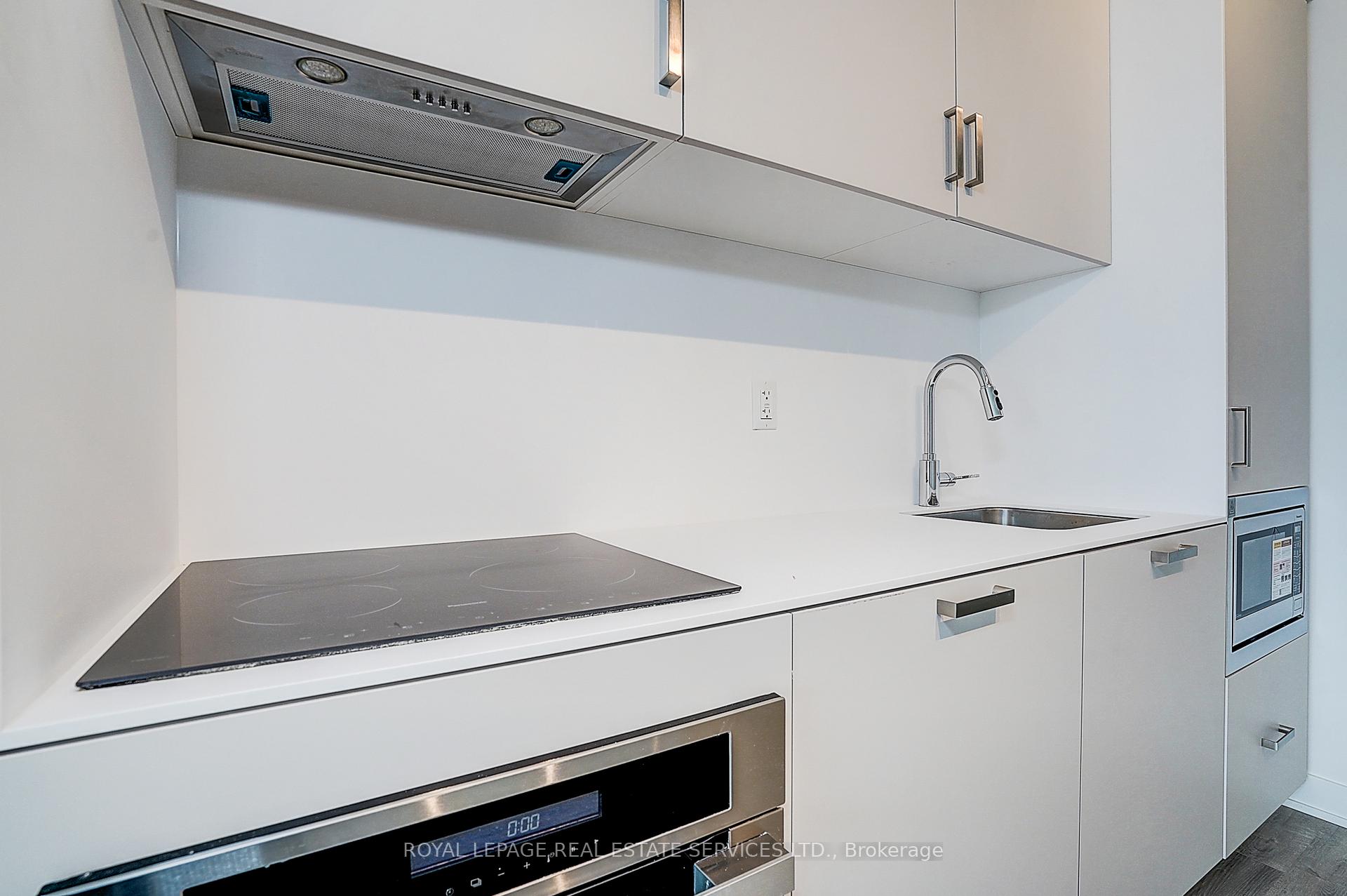 88 Queen Street E 3508