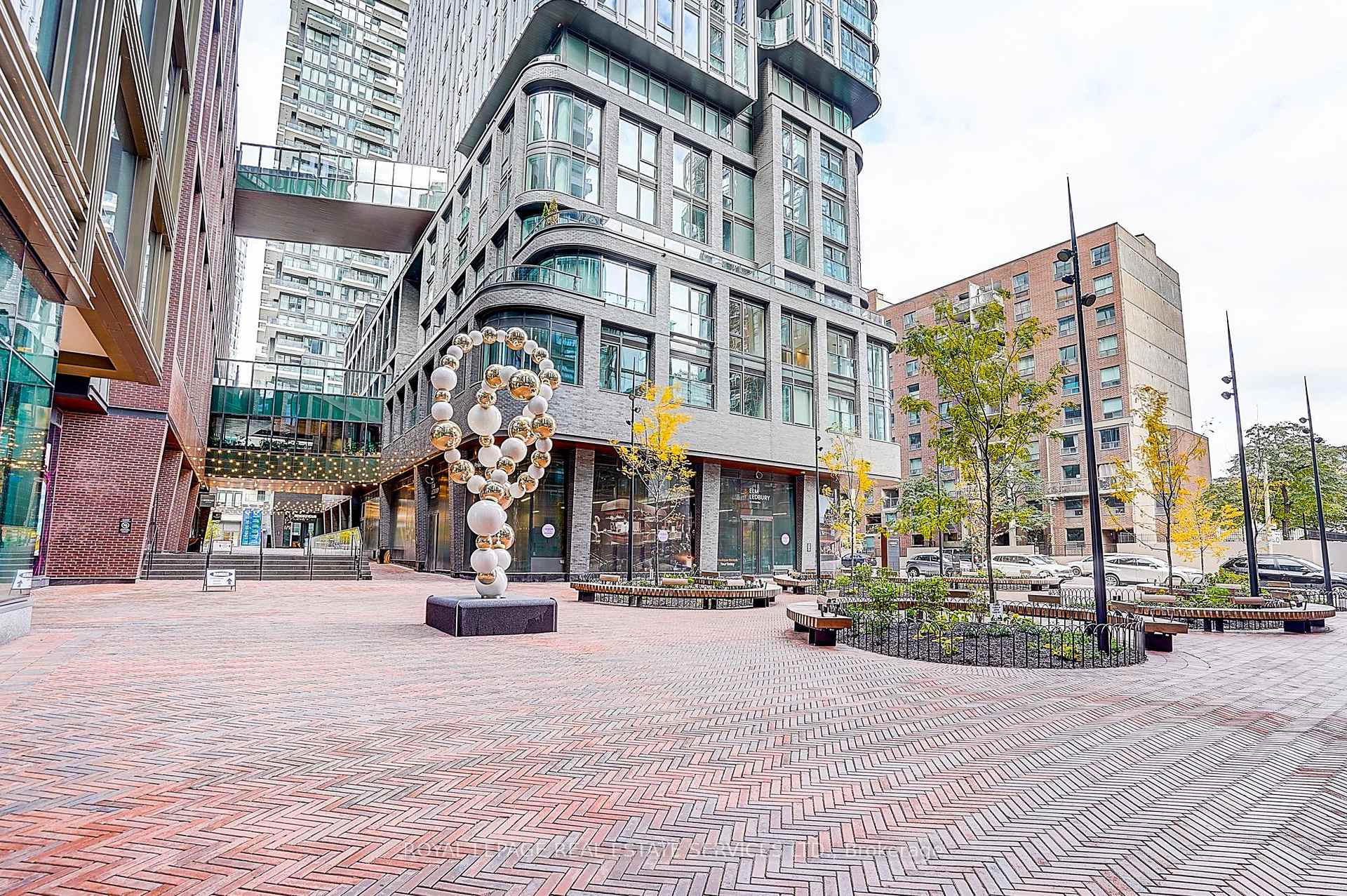 88 Queen Street E 3508