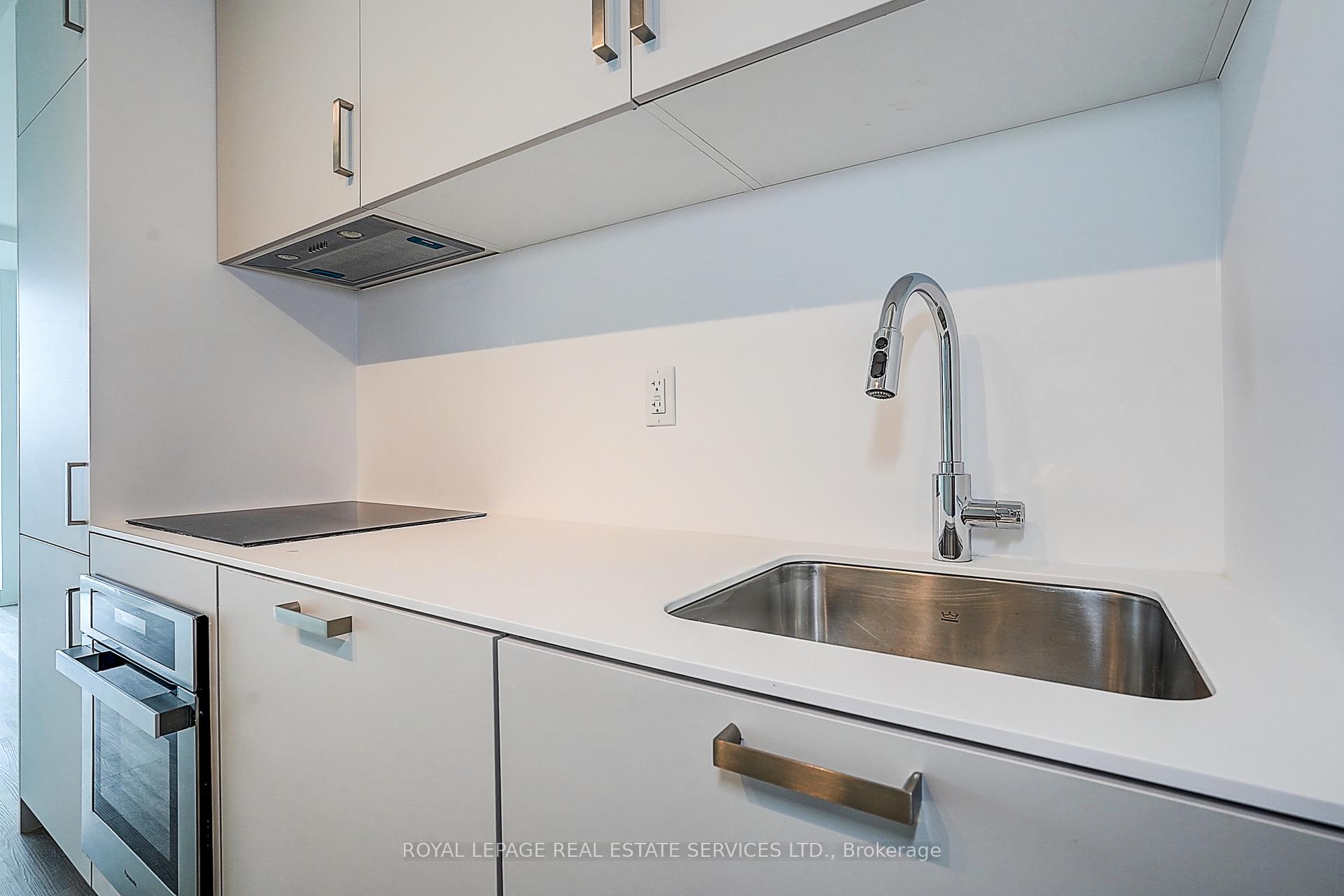 88 Queen Street E 3508