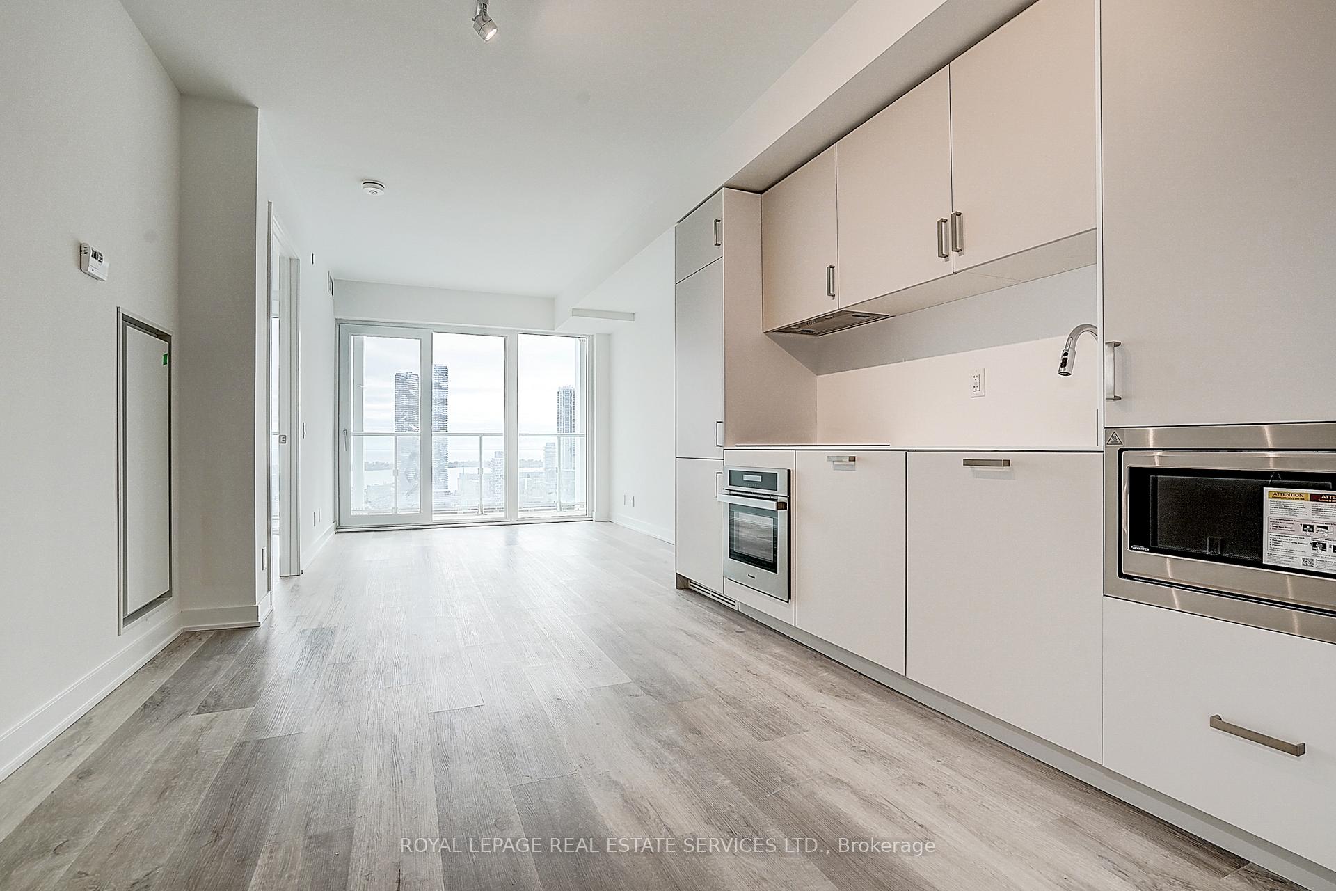 88 Queen Street E 3508