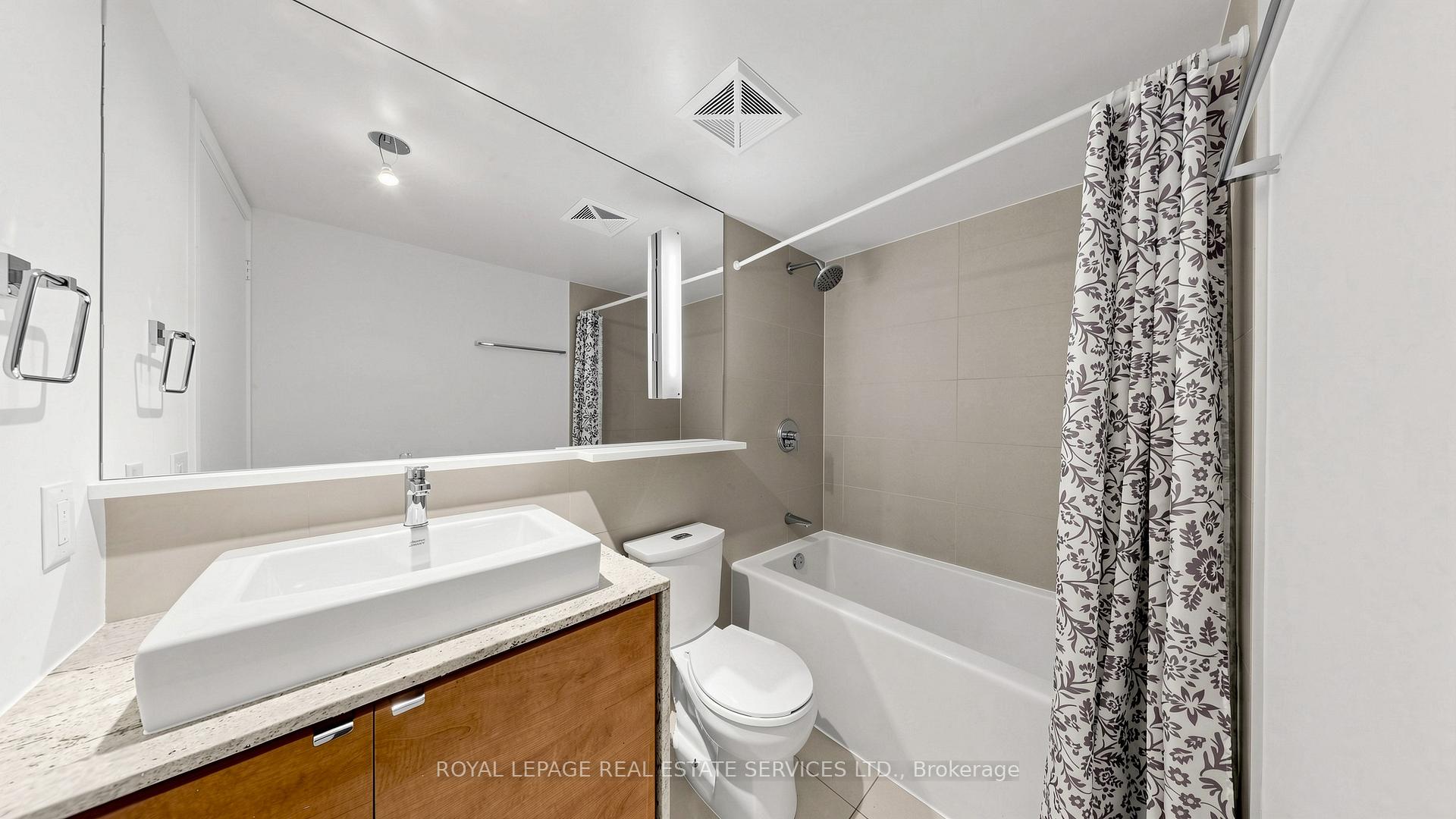 121 Mcmahon Drive 809