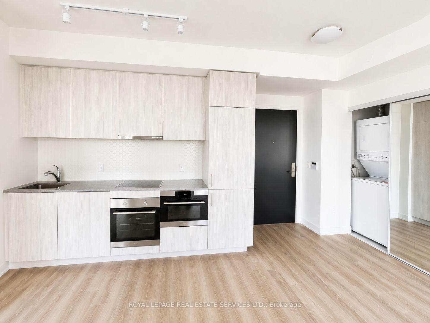 158 Front Street E 414