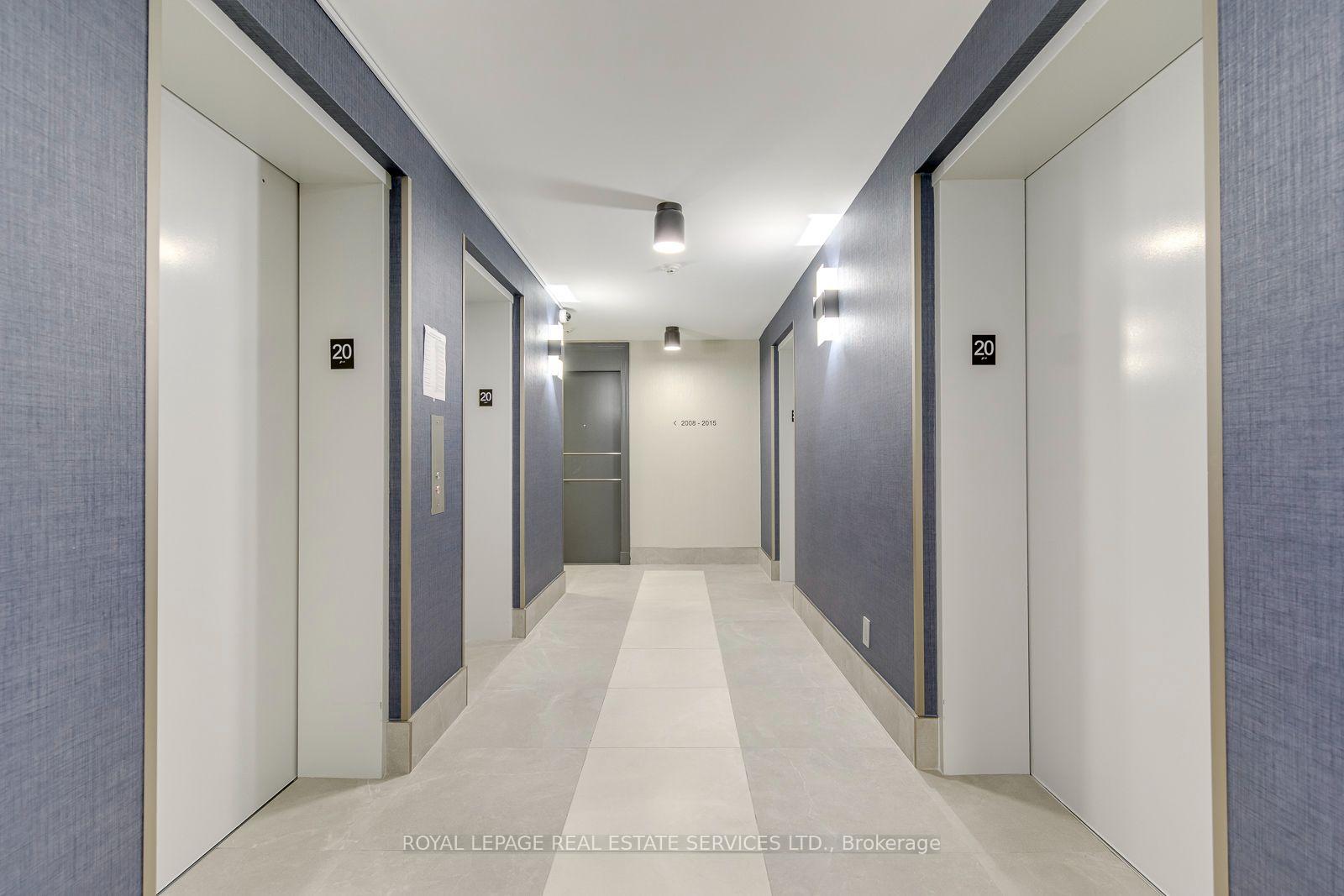 30 Grand Trunk Crescent 2012