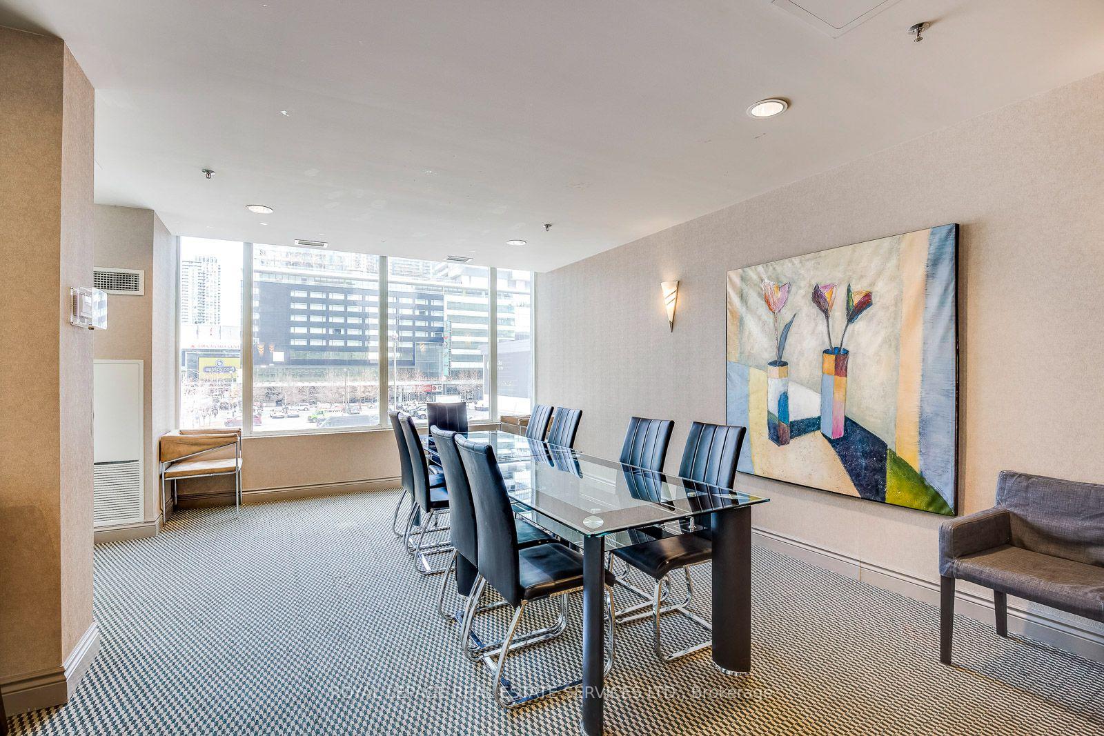 30 Grand Trunk Crescent 2012
