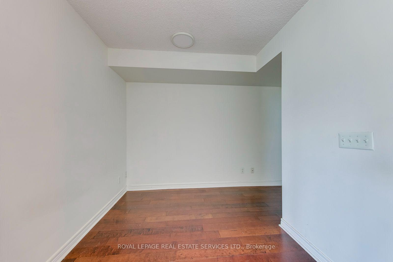30 Grand Trunk Crescent 2012