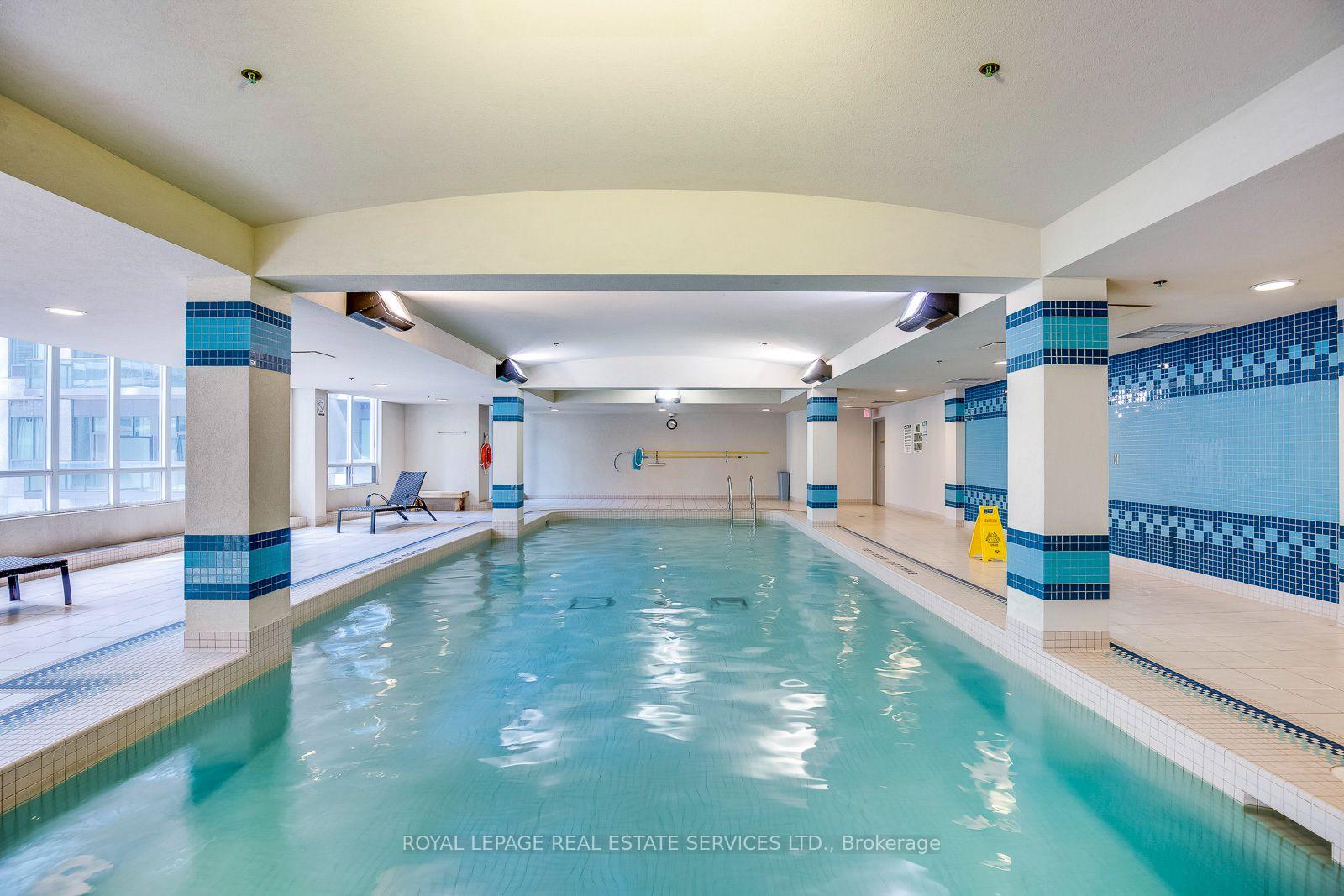 30 Grand Trunk Crescent 2012