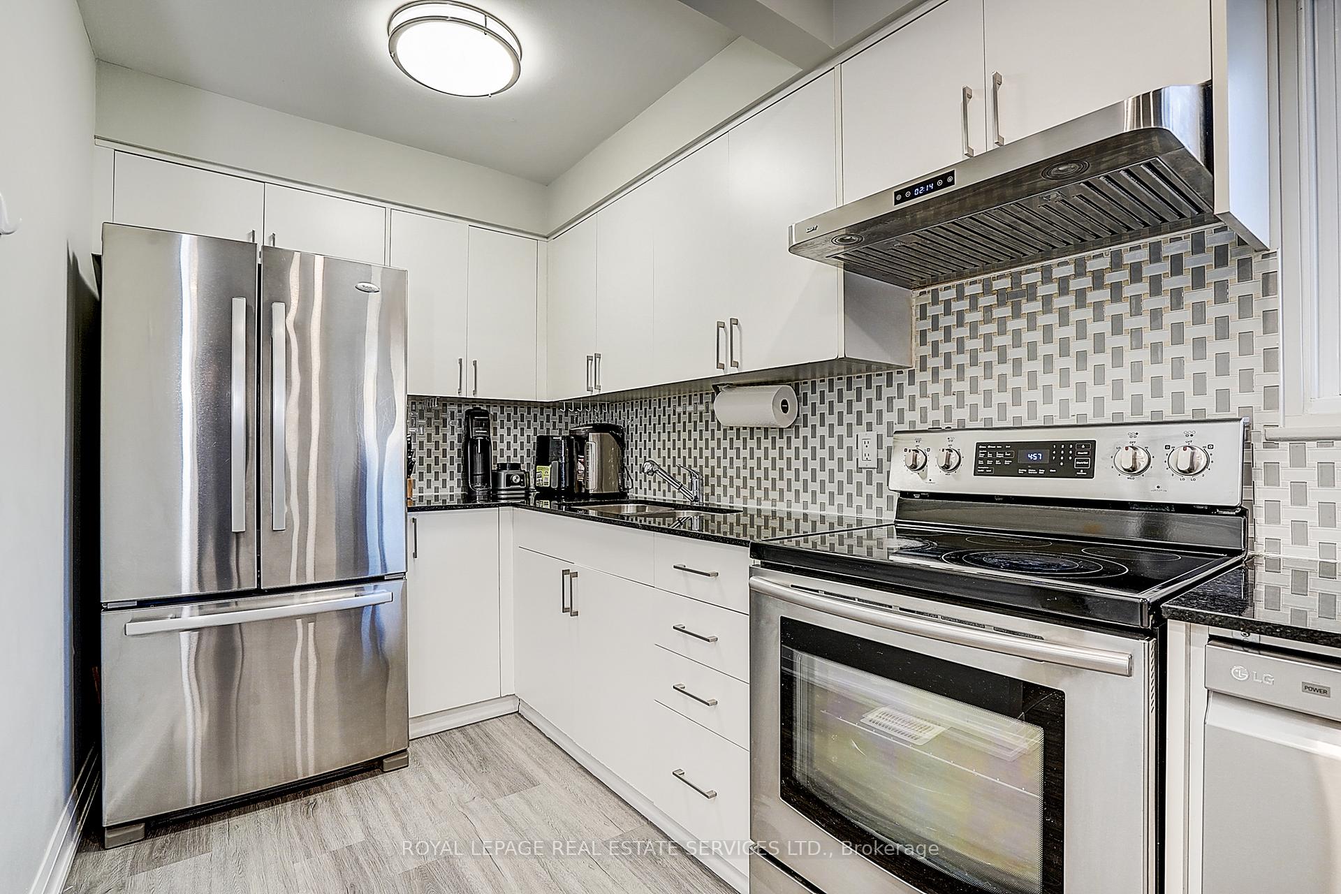 2020 Pharmacy Avenue 23, Toronto Unit: 23