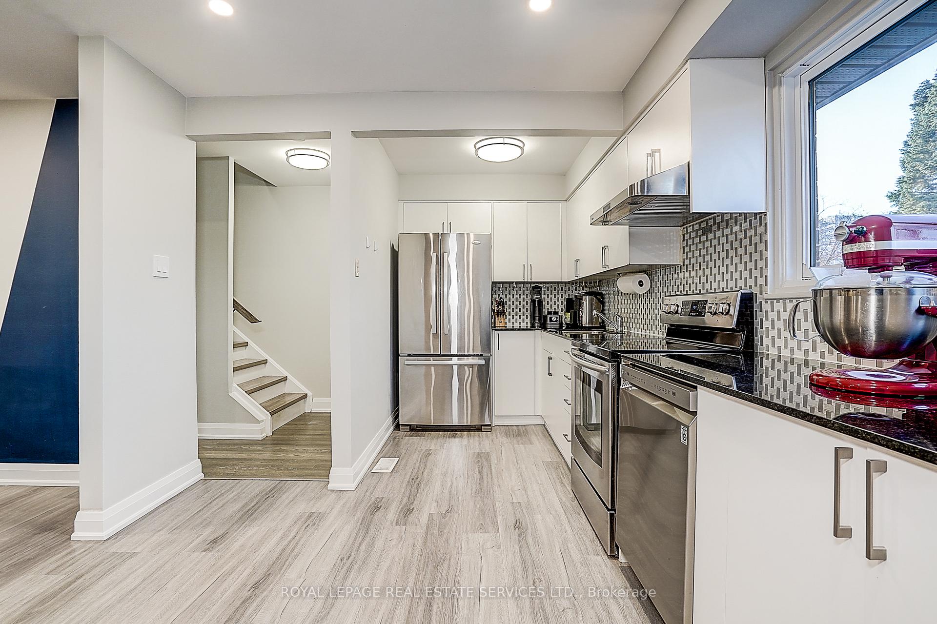 2020 Pharmacy Avenue 23, Toronto Unit: 23