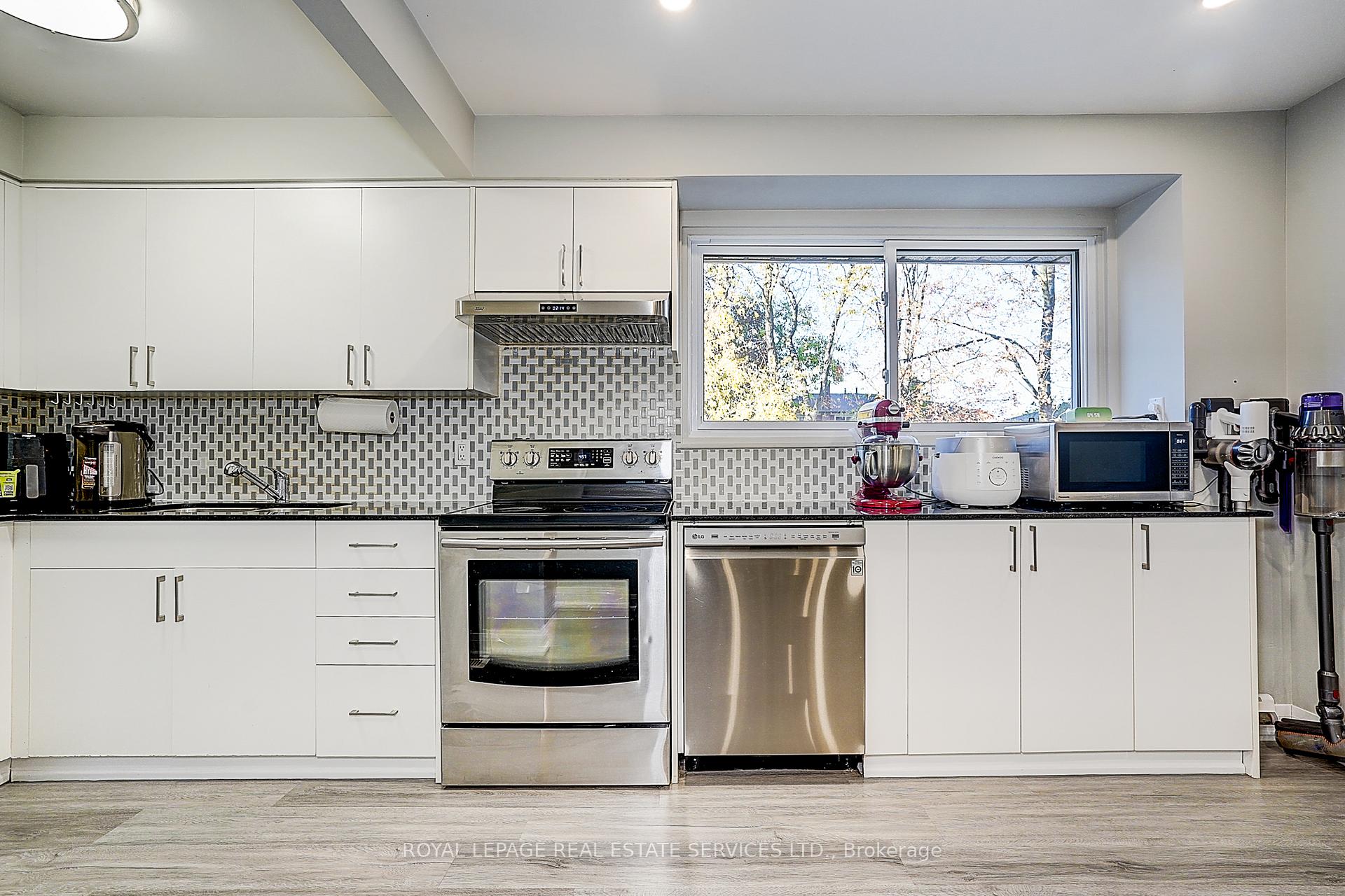 2020 Pharmacy Avenue 23, Toronto Unit: 23
