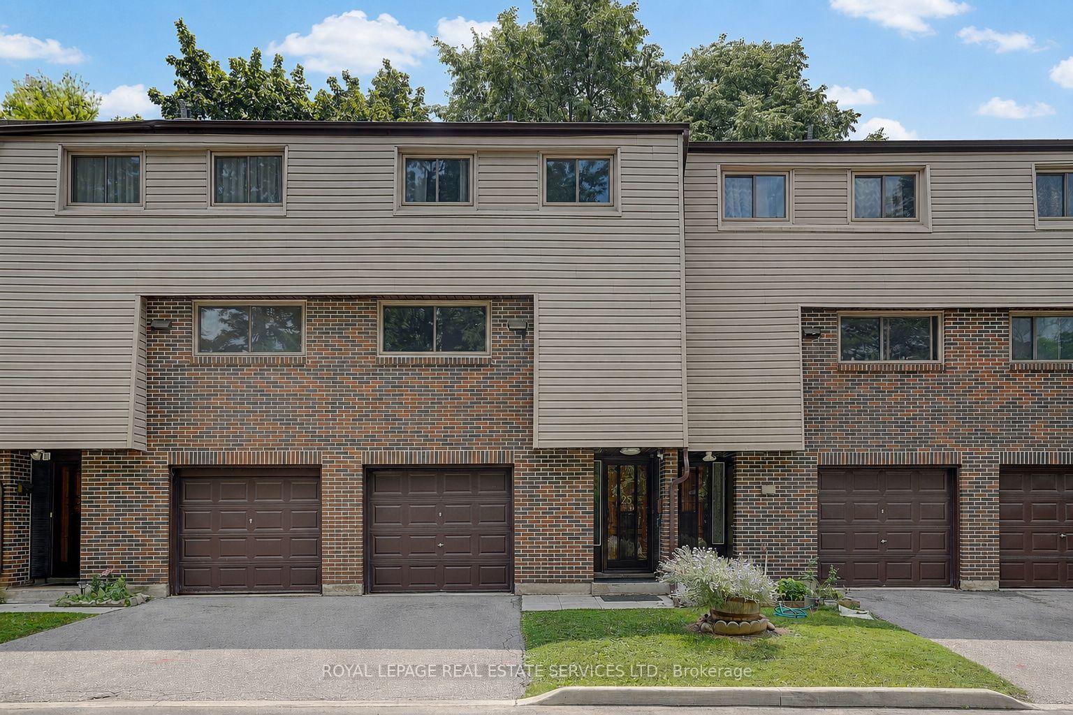 2020 Pharmacy Avenue 23, Toronto Unit: 23
