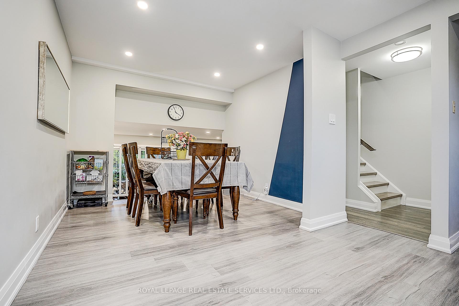 2020 Pharmacy Avenue 23, Toronto Unit: 23