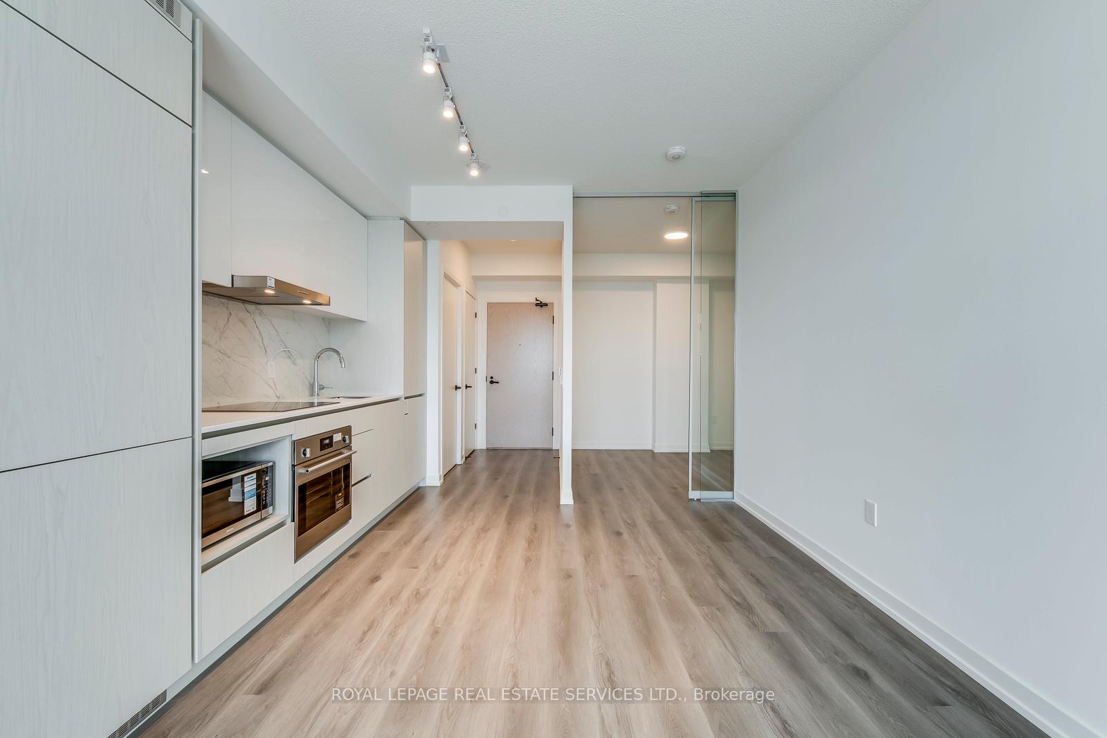 28 Interchange Way 4106