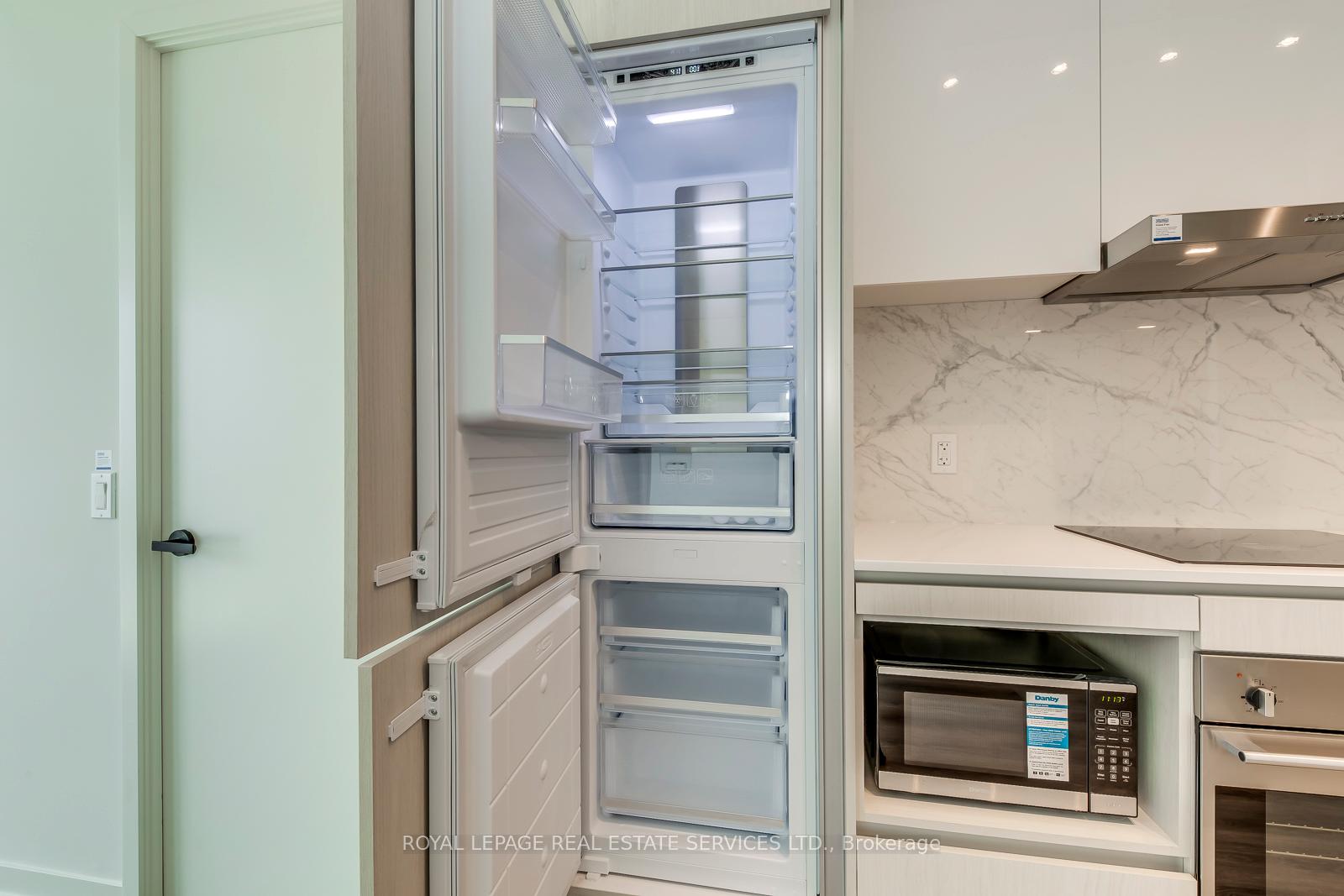 28 Interchange Way 4106