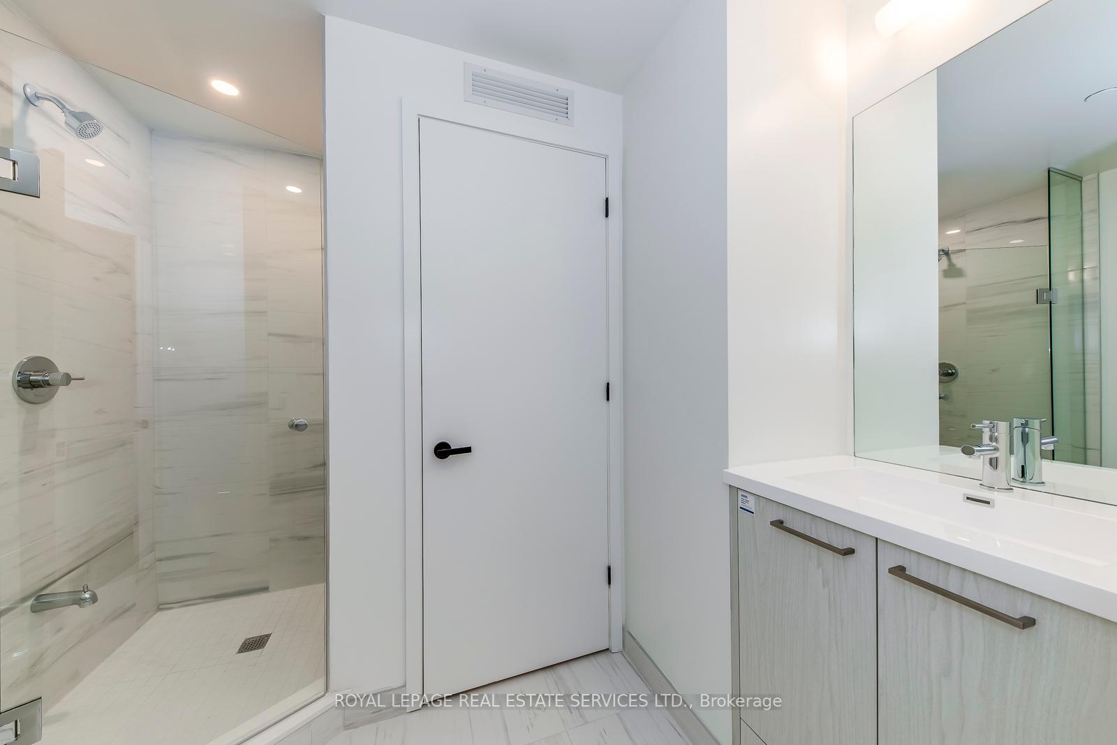 28 Interchange Way 4106