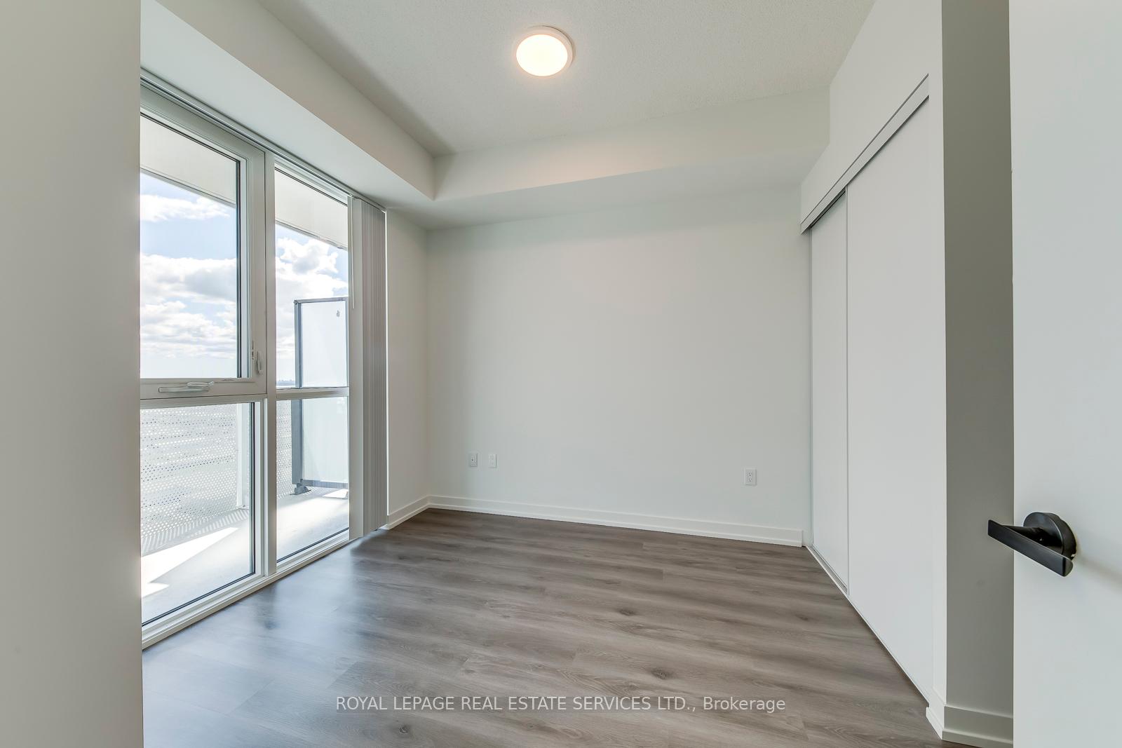 28 Interchange Way 4106