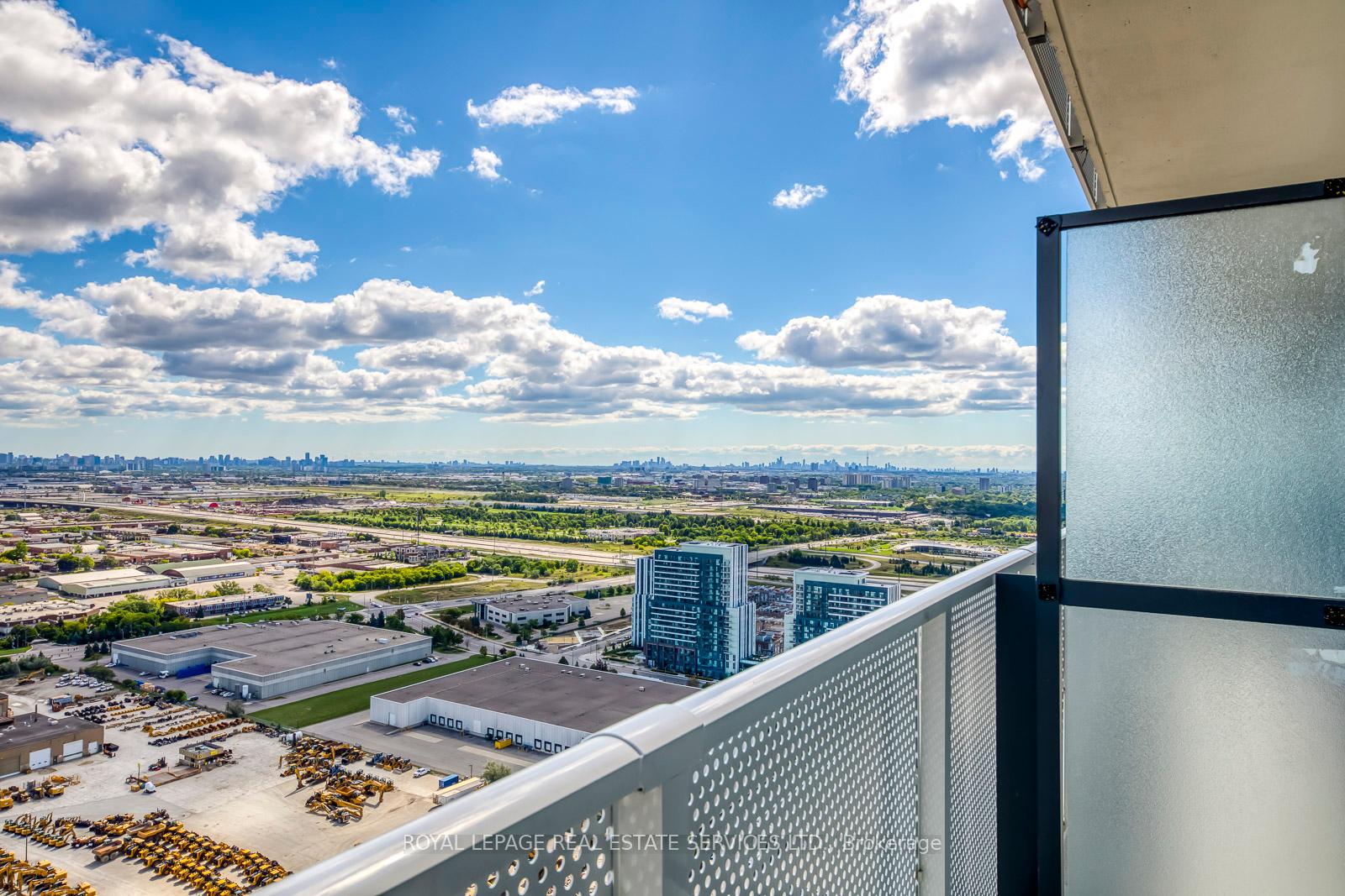 28 Interchange Way 4106