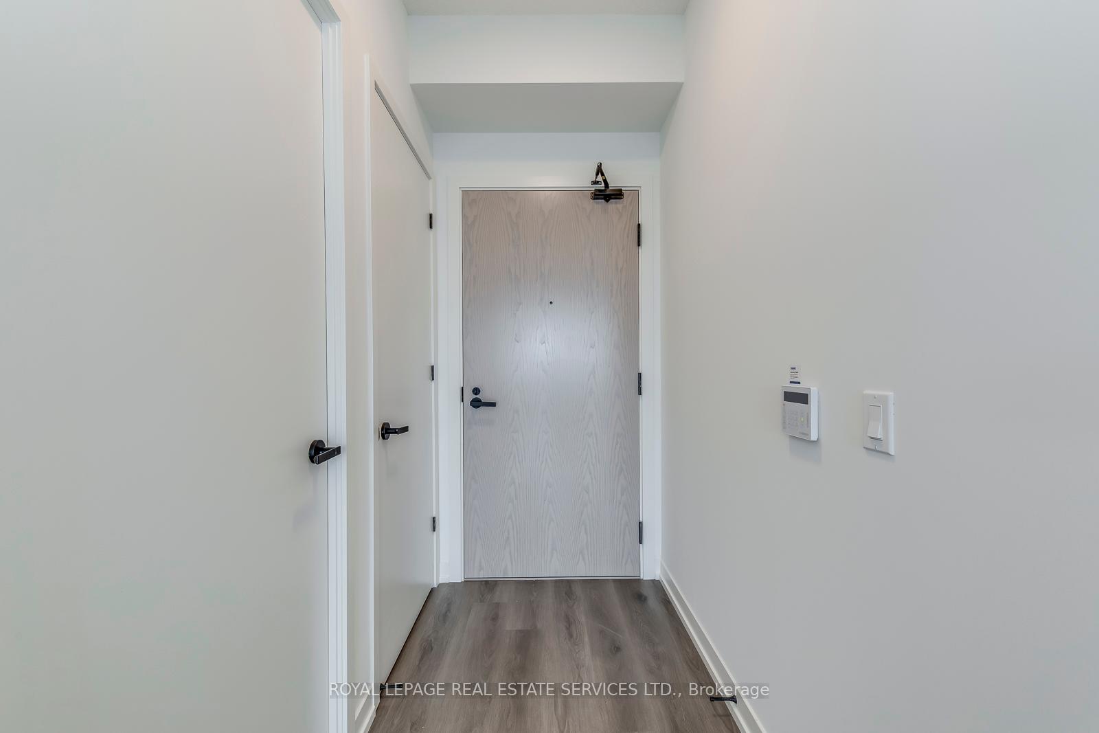 28 Interchange Way 4106