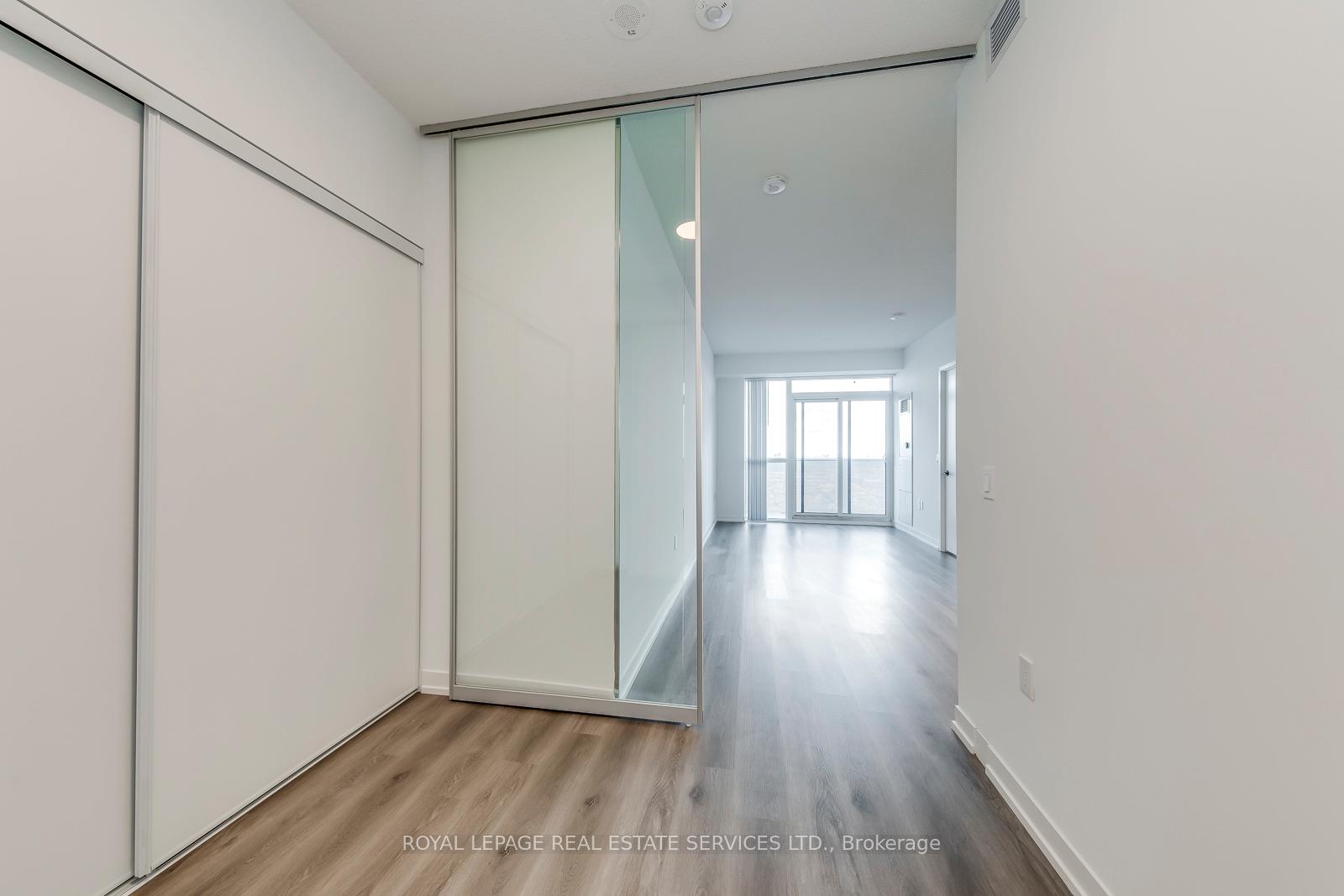 28 Interchange Way 4106