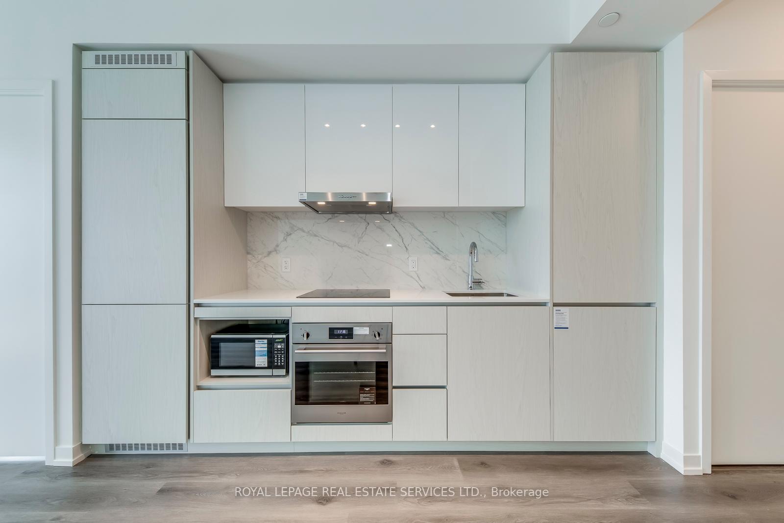 28 Interchange Way 4106