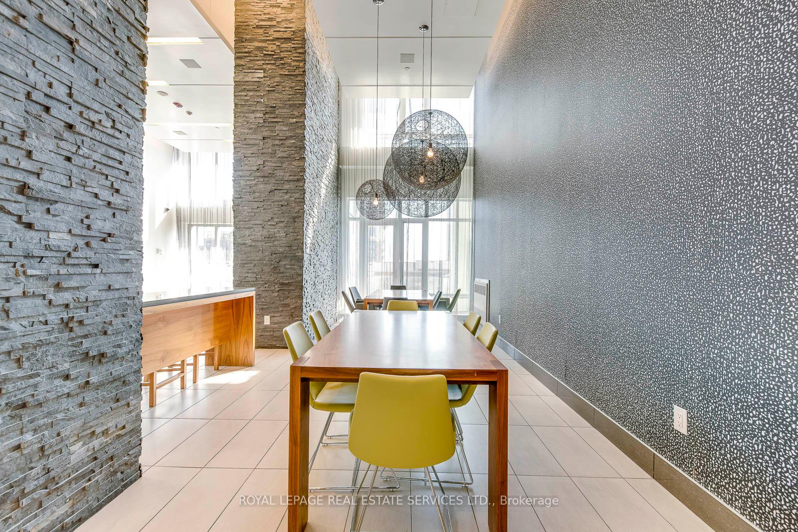 365 Prince Of Wales Drive #1902