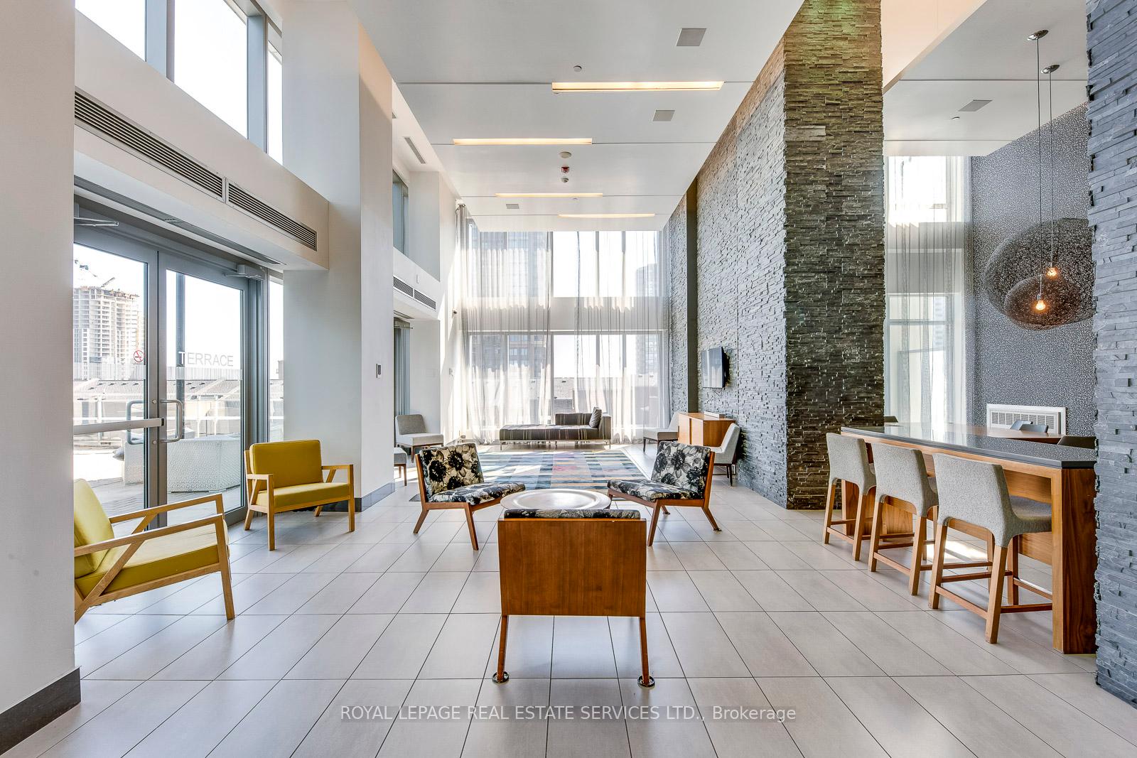 365 Prince Of Wales Drive #1902