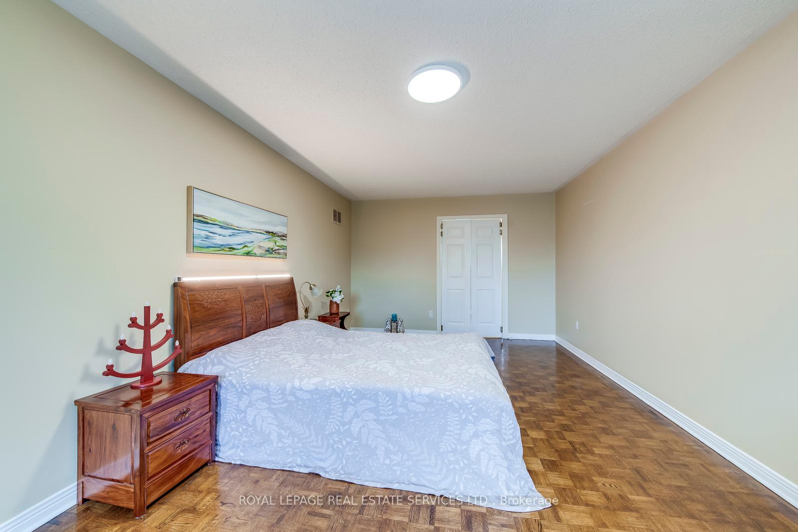 1143 Chapelton Place