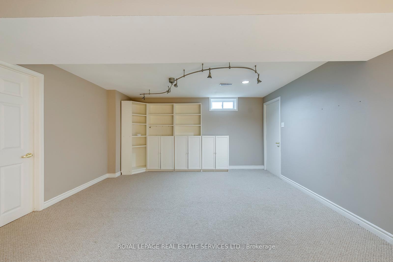 1143 Chapelton Place