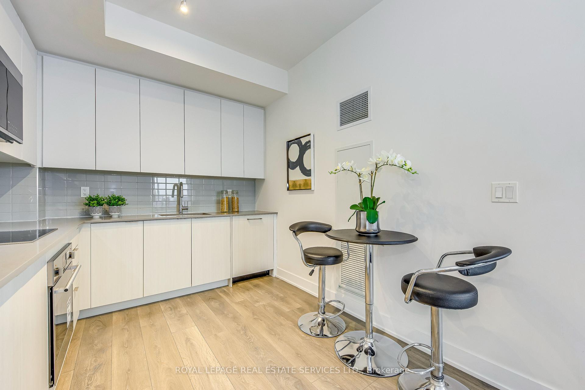 #1108 - 297 Oak Walk Drive Unit: 1108