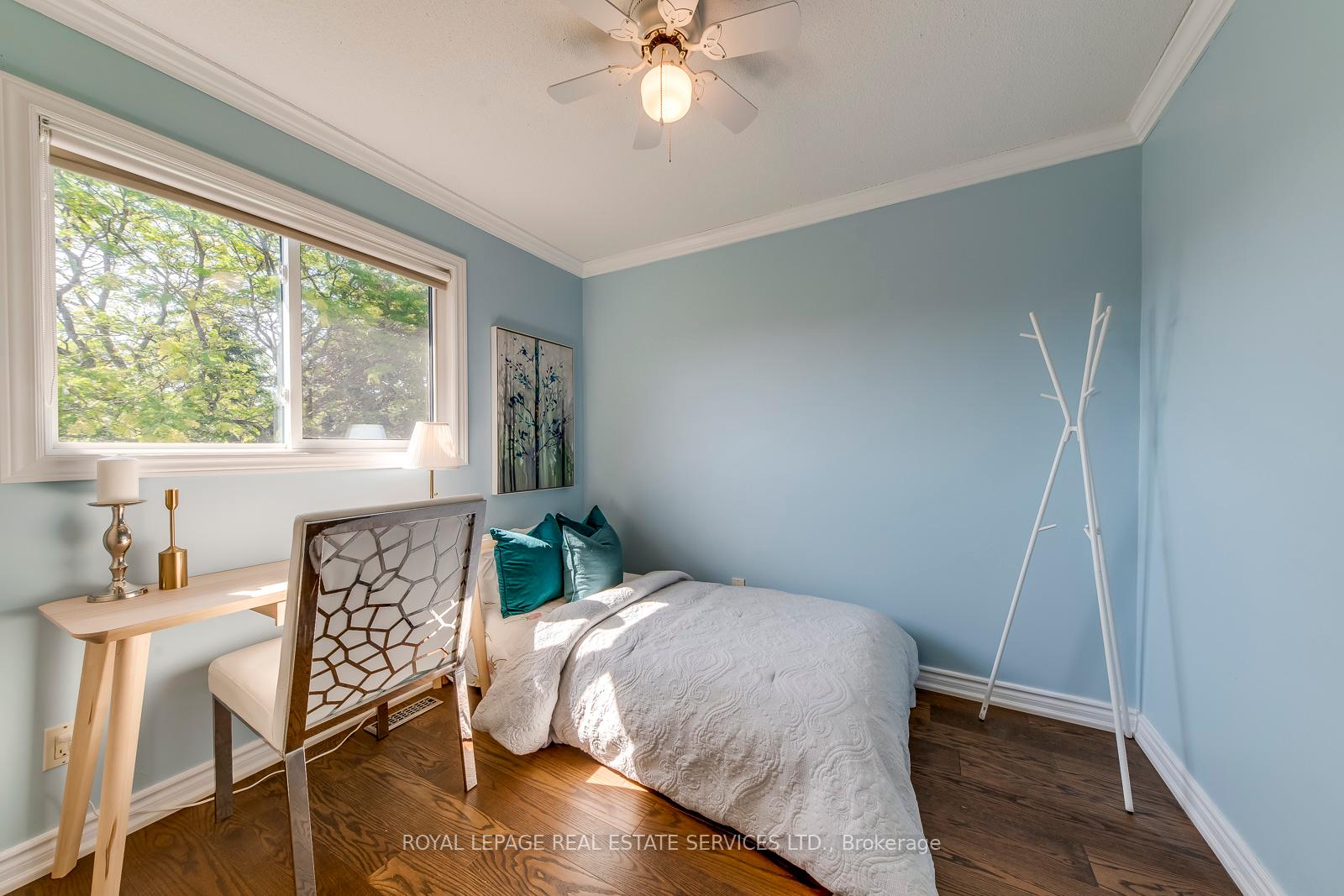 384 River Oaks Boulevard