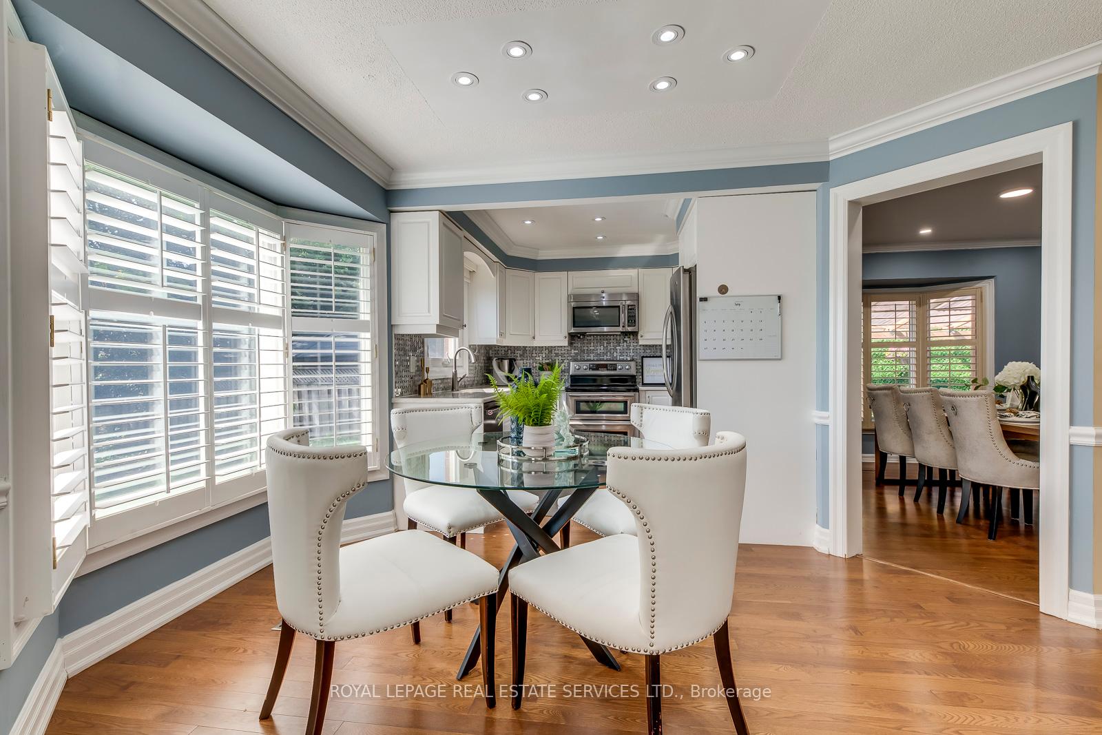 384 River Oaks Boulevard