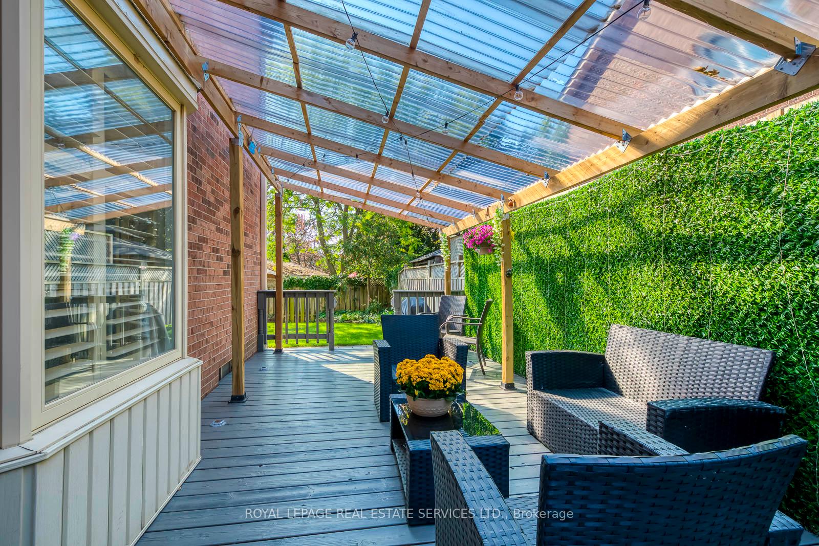 384 River Oaks Boulevard