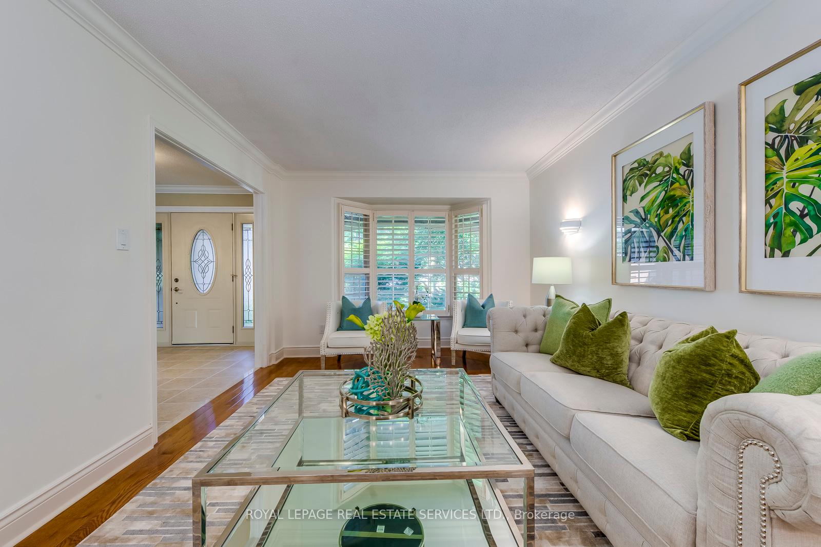 384 River Oaks Boulevard