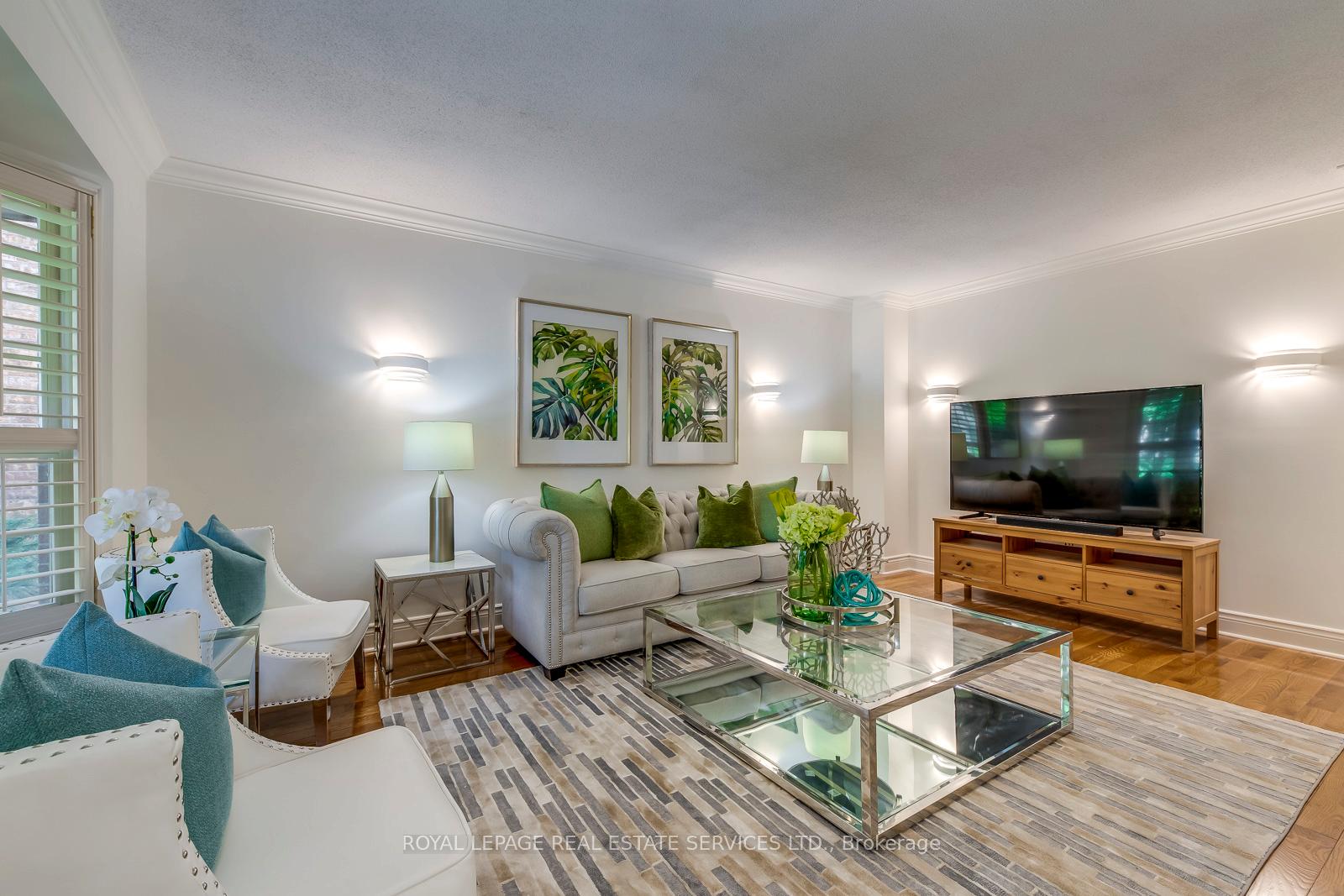 384 River Oaks Boulevard