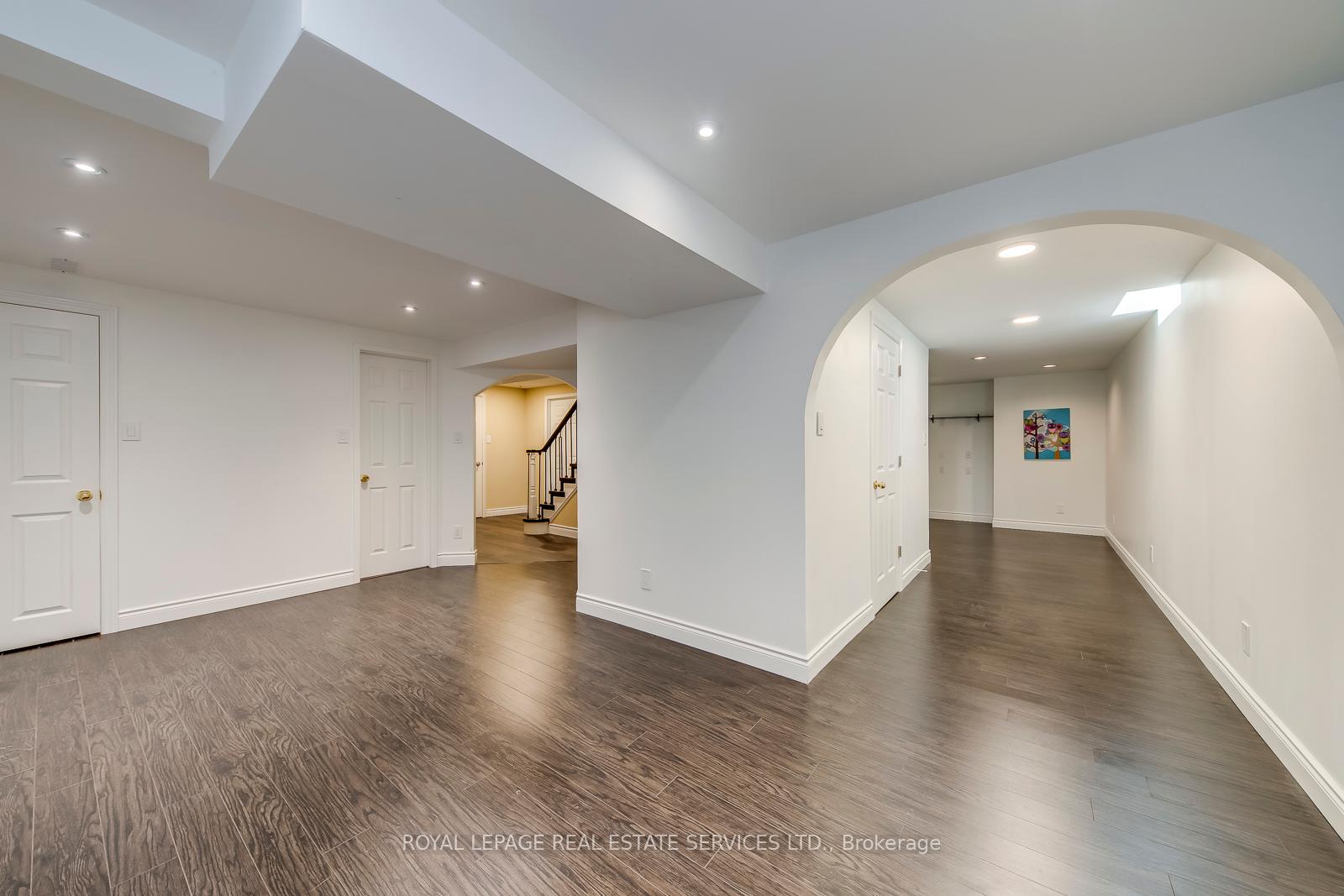 384 River Oaks Boulevard