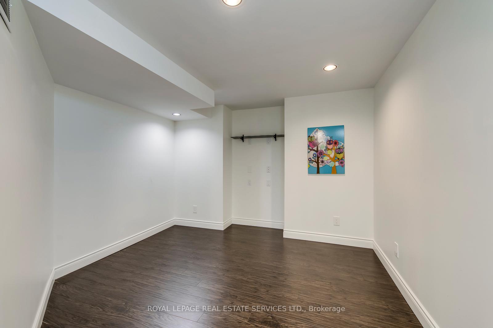 384 River Oaks Boulevard