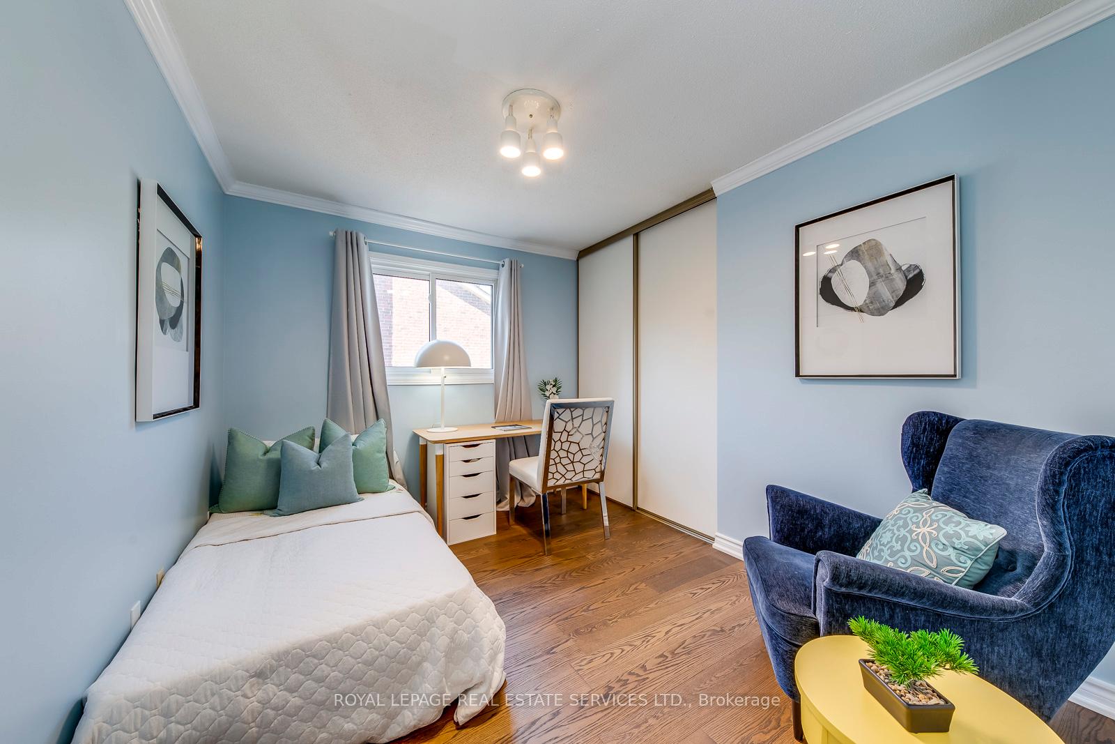 384 River Oaks Boulevard