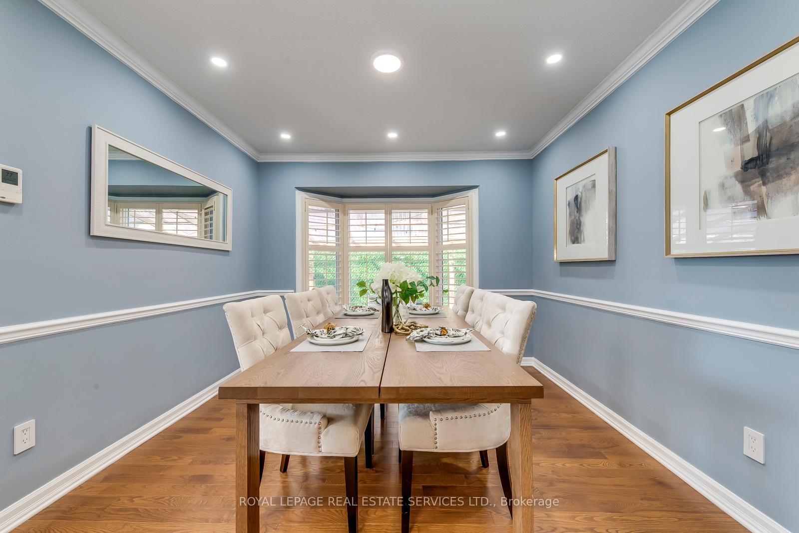 384 River Oaks Boulevard