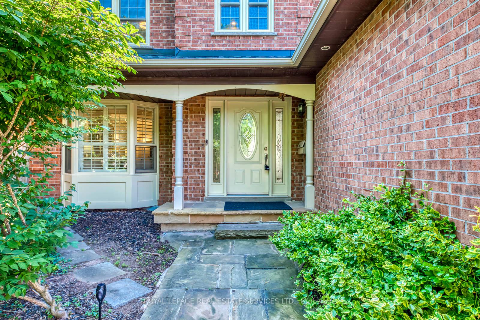 384 River Oaks Boulevard