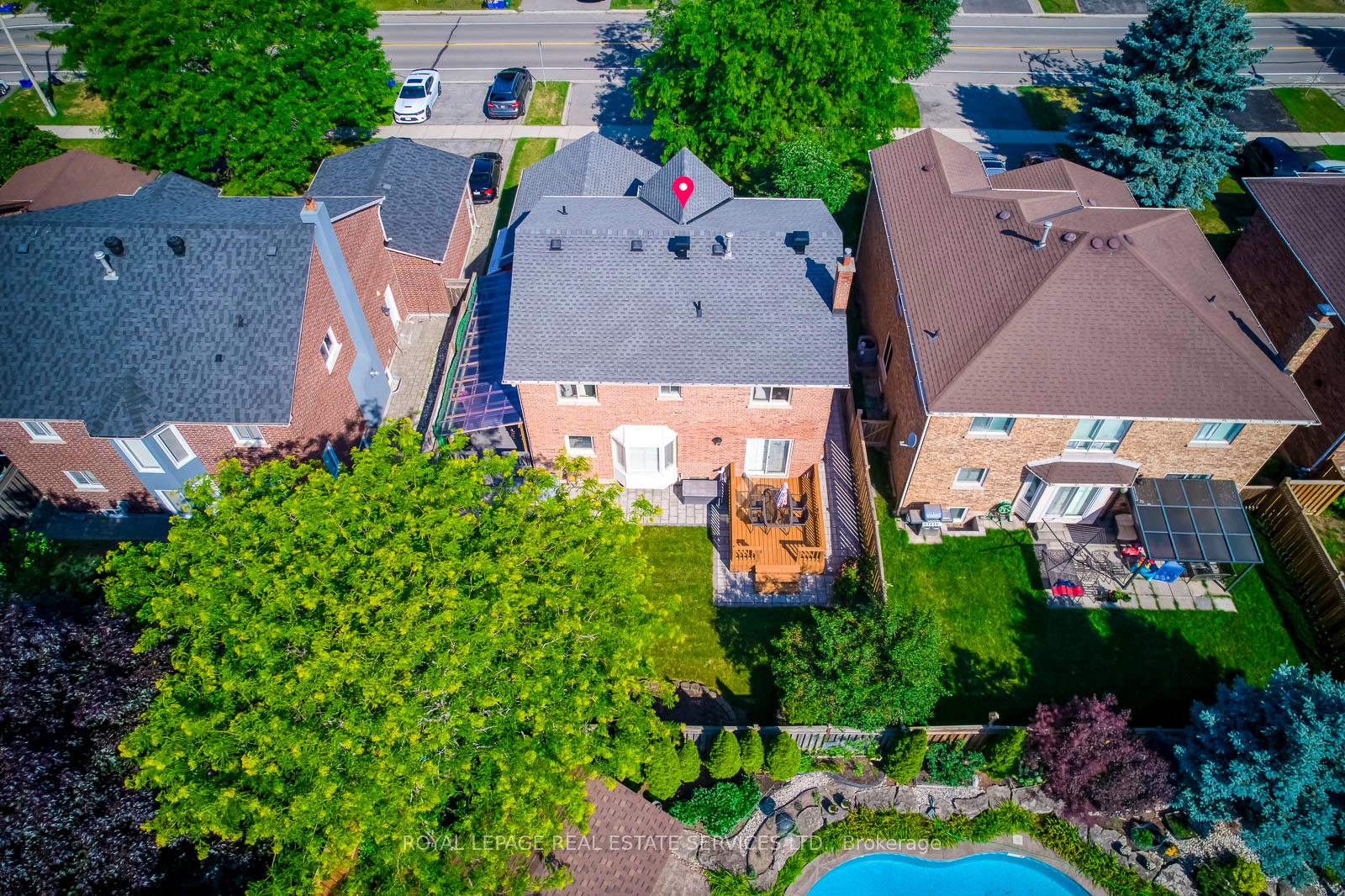 384 River Oaks Boulevard