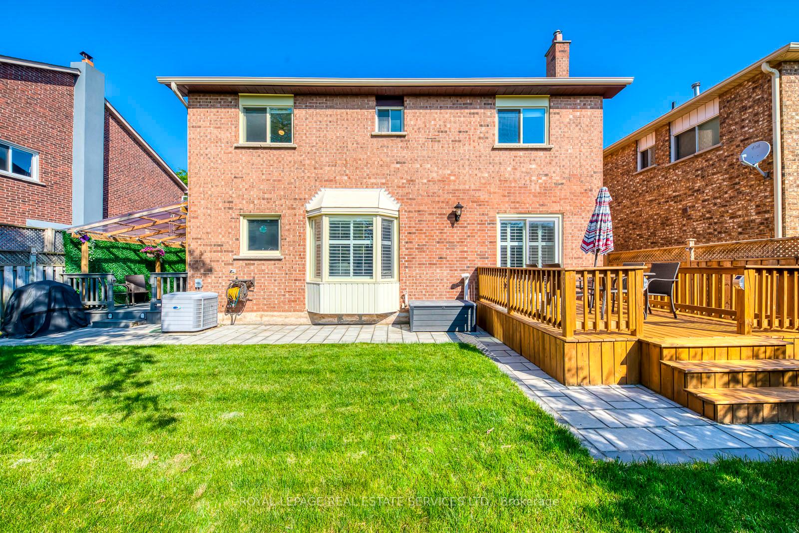 384 River Oaks Boulevard