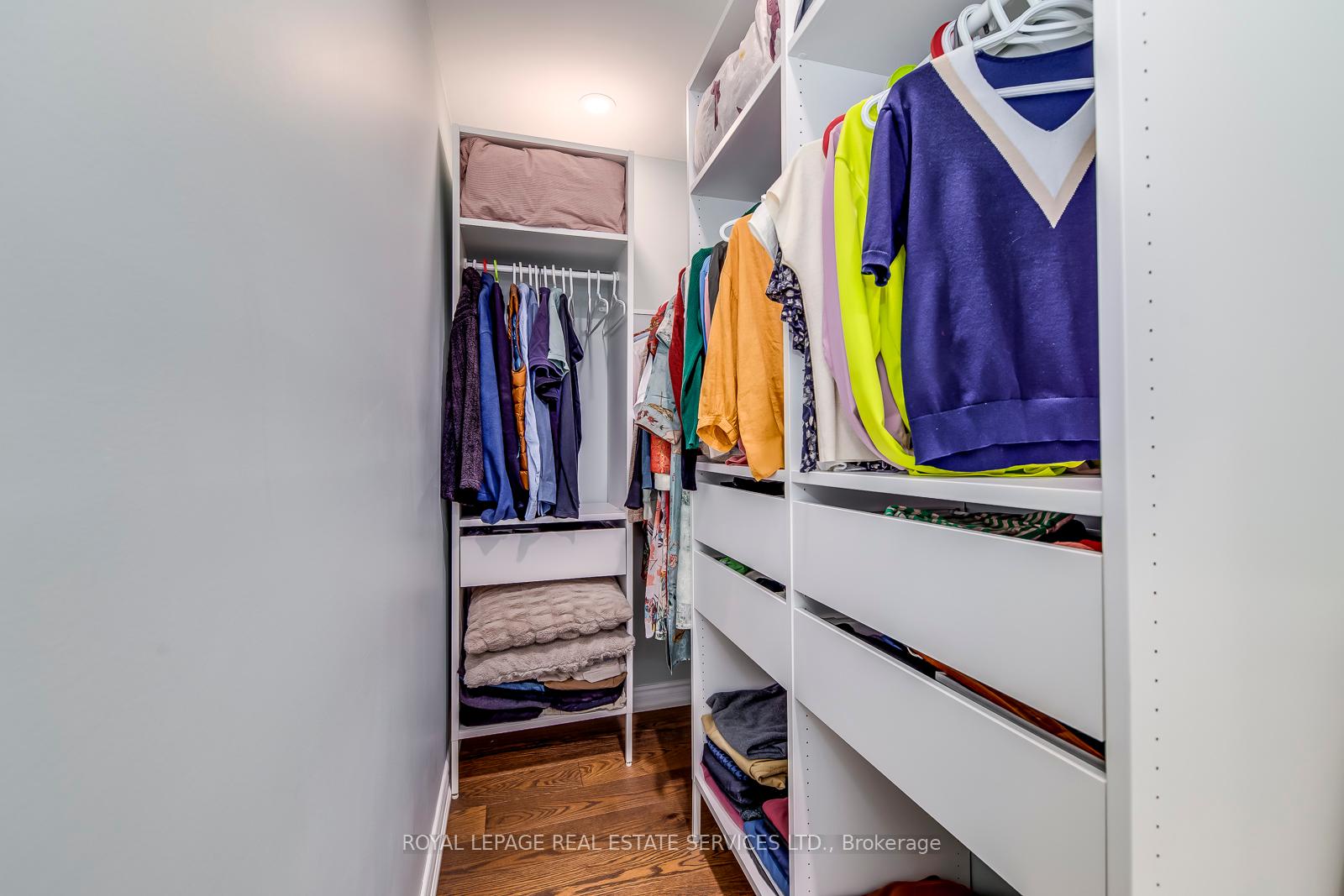 384 River Oaks Boulevard