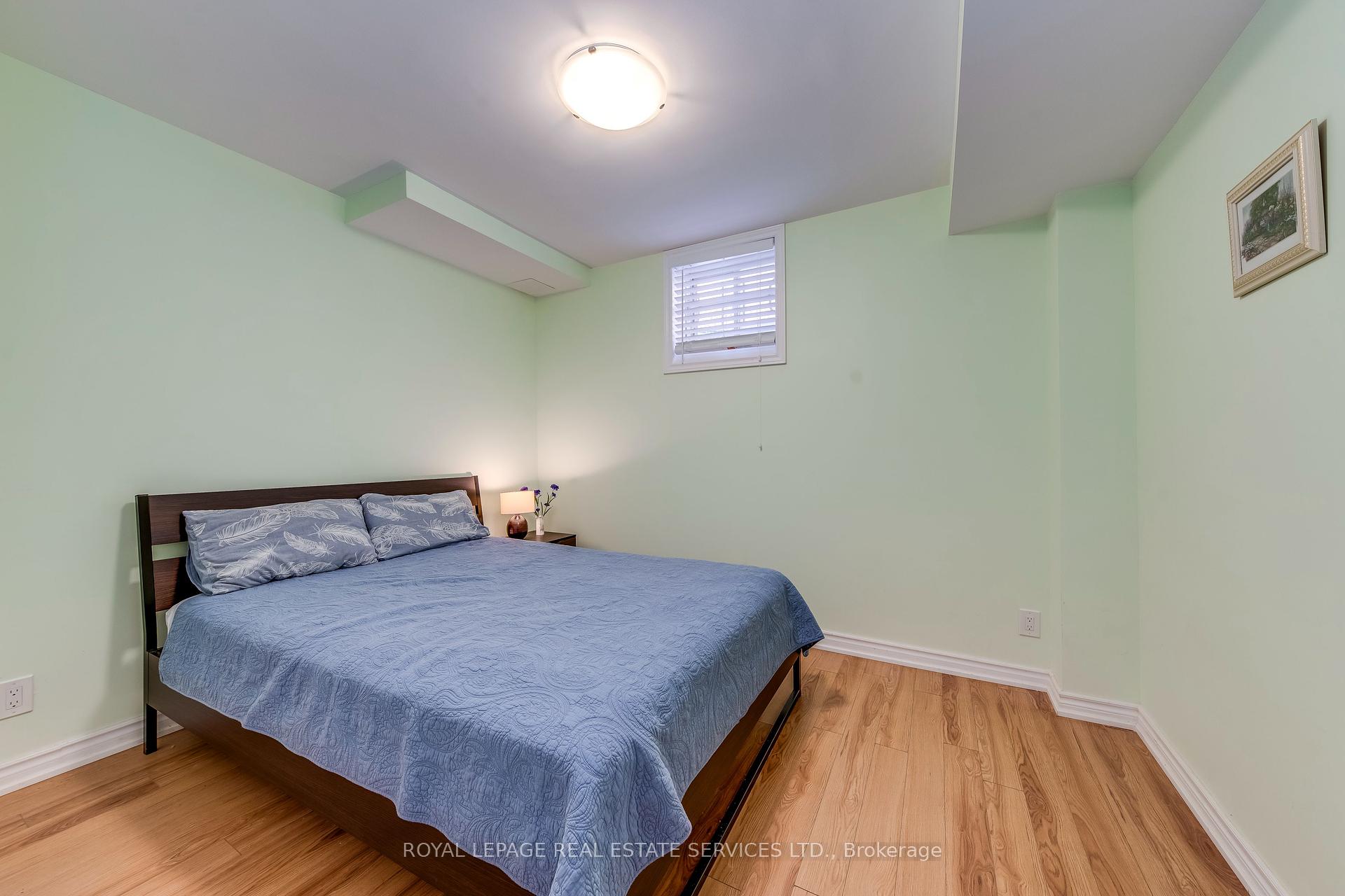 1079 Kestell Boulevard