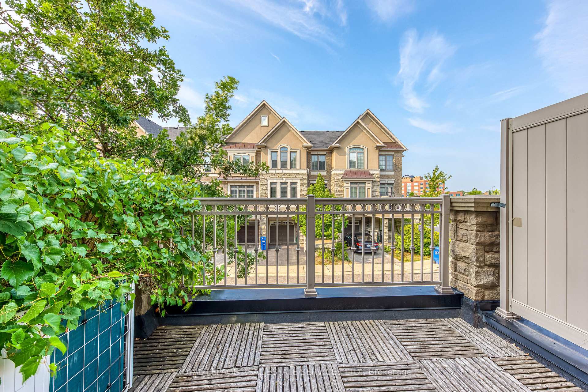 2435 Greenwich Drive #12