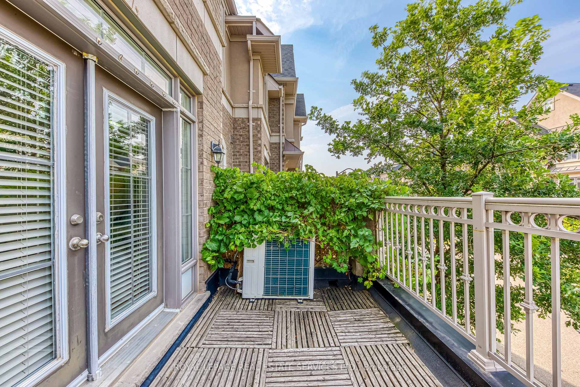 2435 Greenwich Drive #12