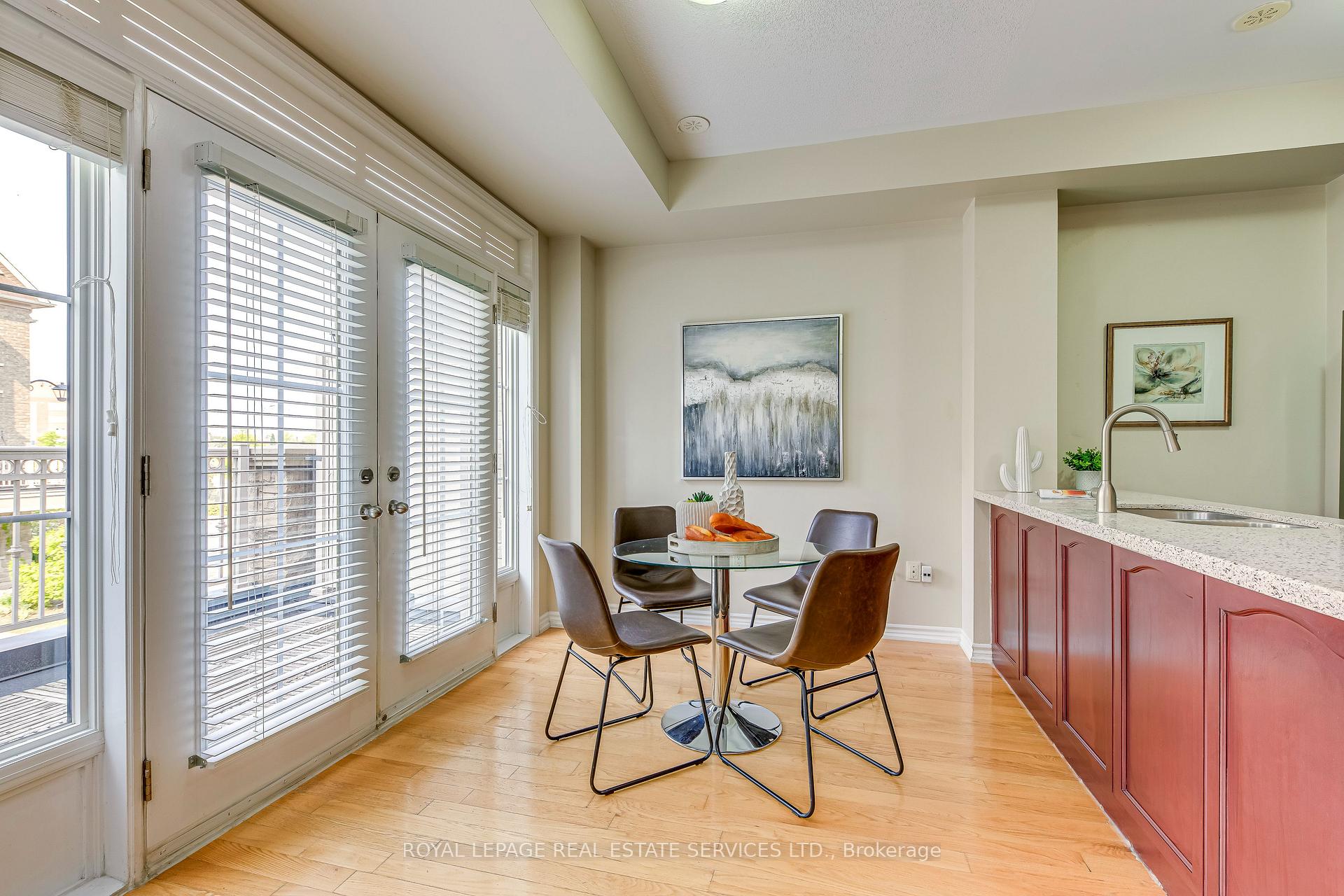 2435 Greenwich Drive #12
