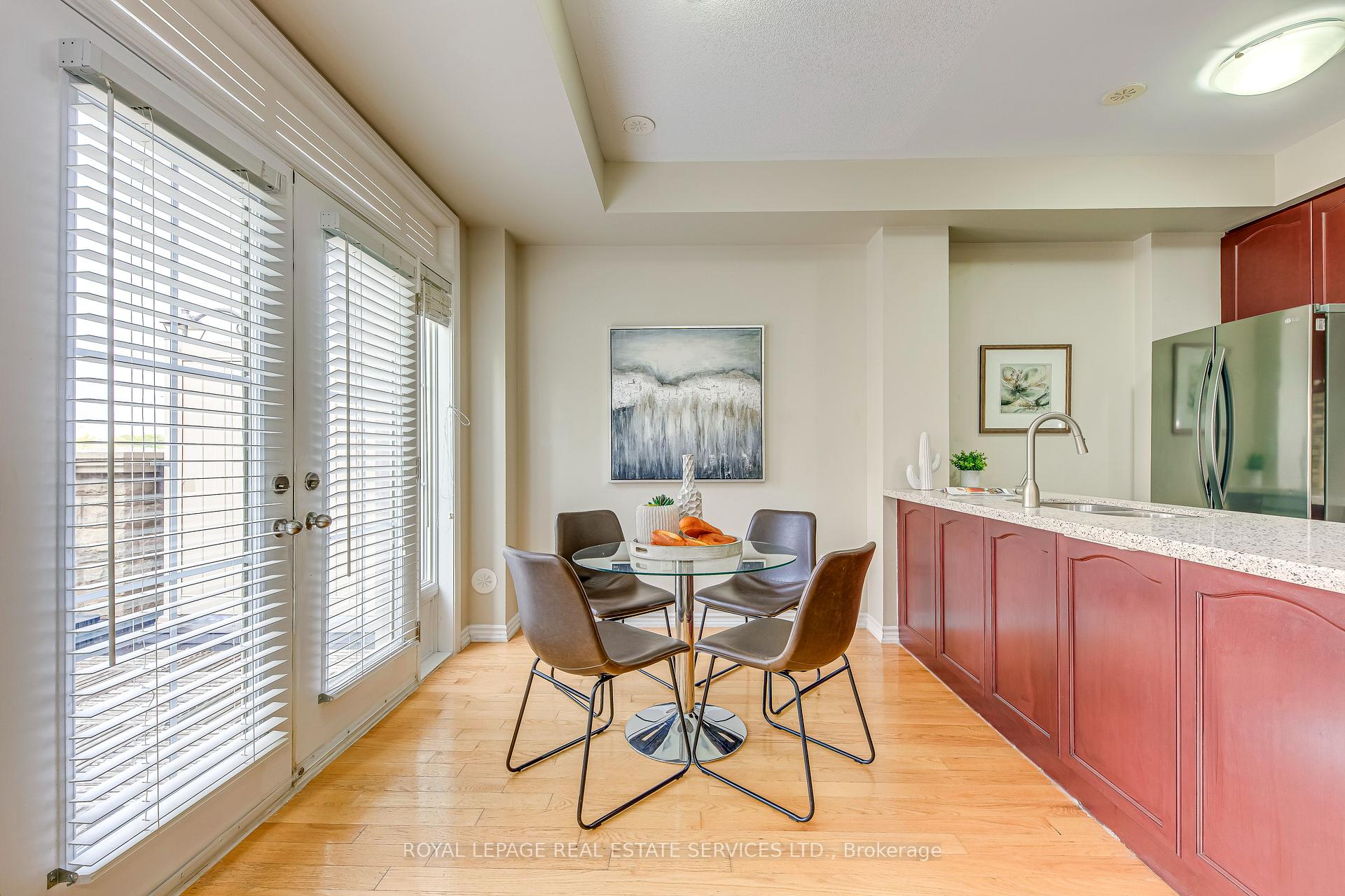 2435 Greenwich Drive #12