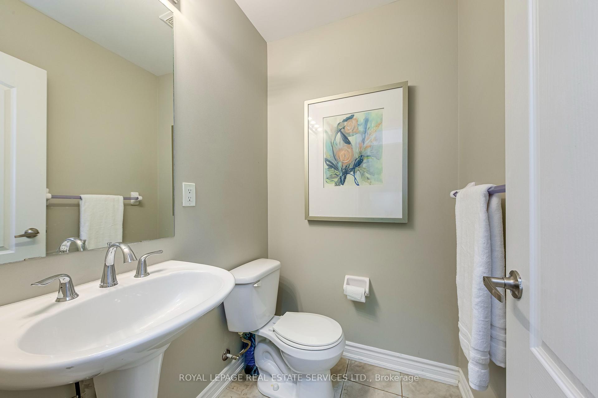 2435 Greenwich Drive #12