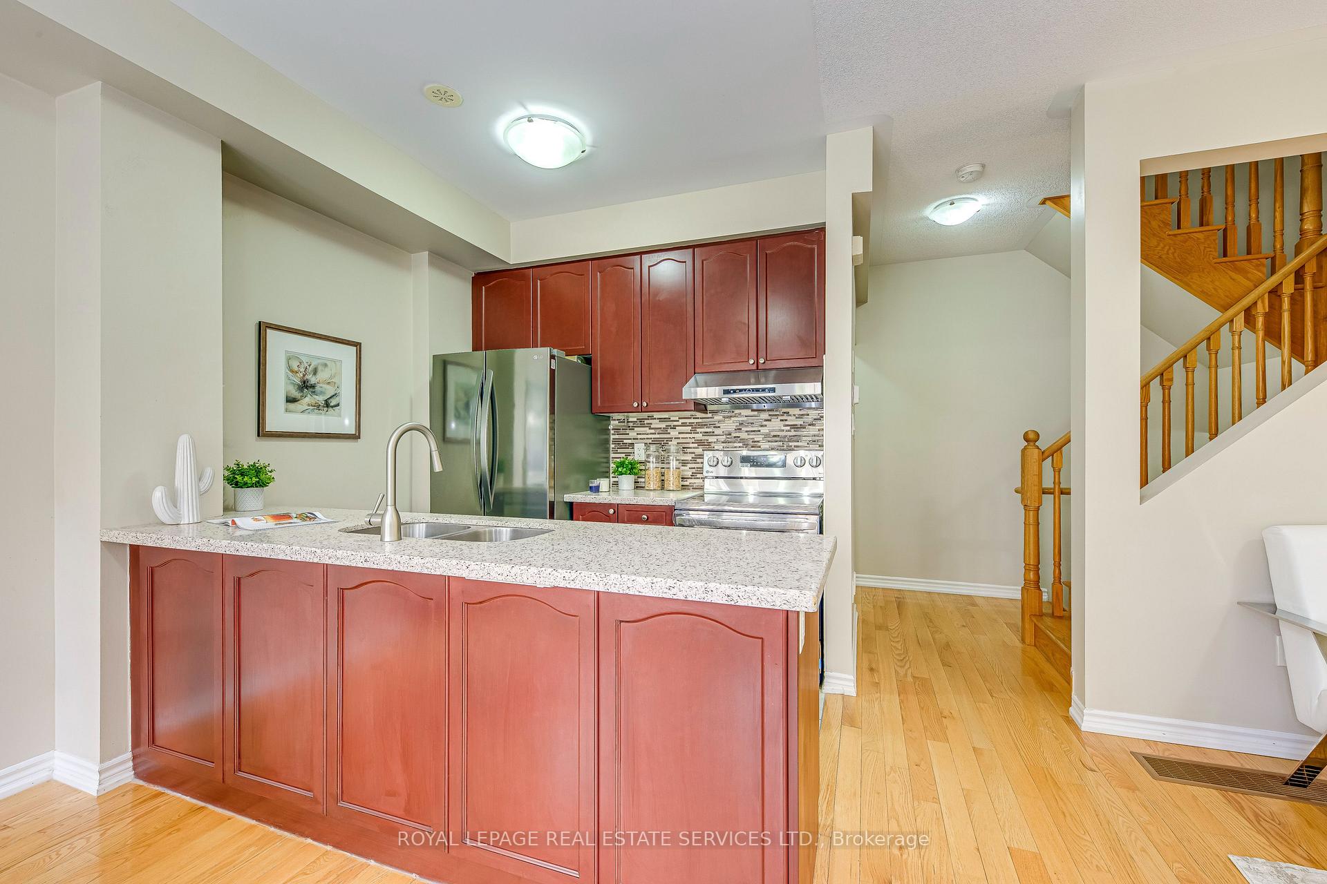 2435 Greenwich Drive #12